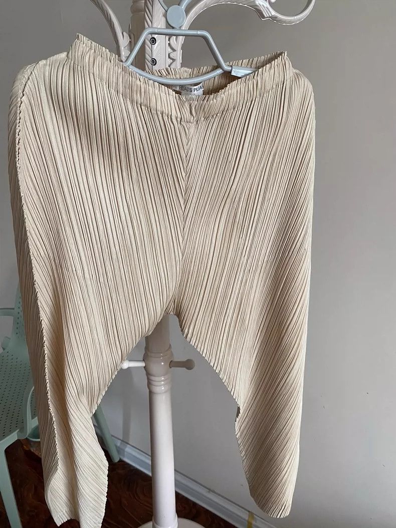 Issey Miyake Issey Miyake size:3 Beige pleated pants Size 42" / US 20 - 1 Thumbnail