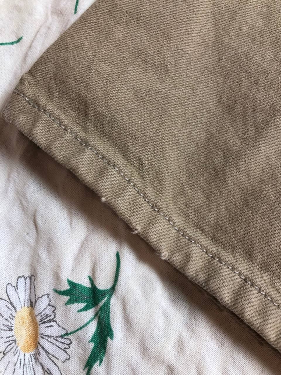 Levi's Levi Strauss 501 Relaxed Tan No Rips Stains EUC Size US 34 / EU 50 - 20 Thumbnail