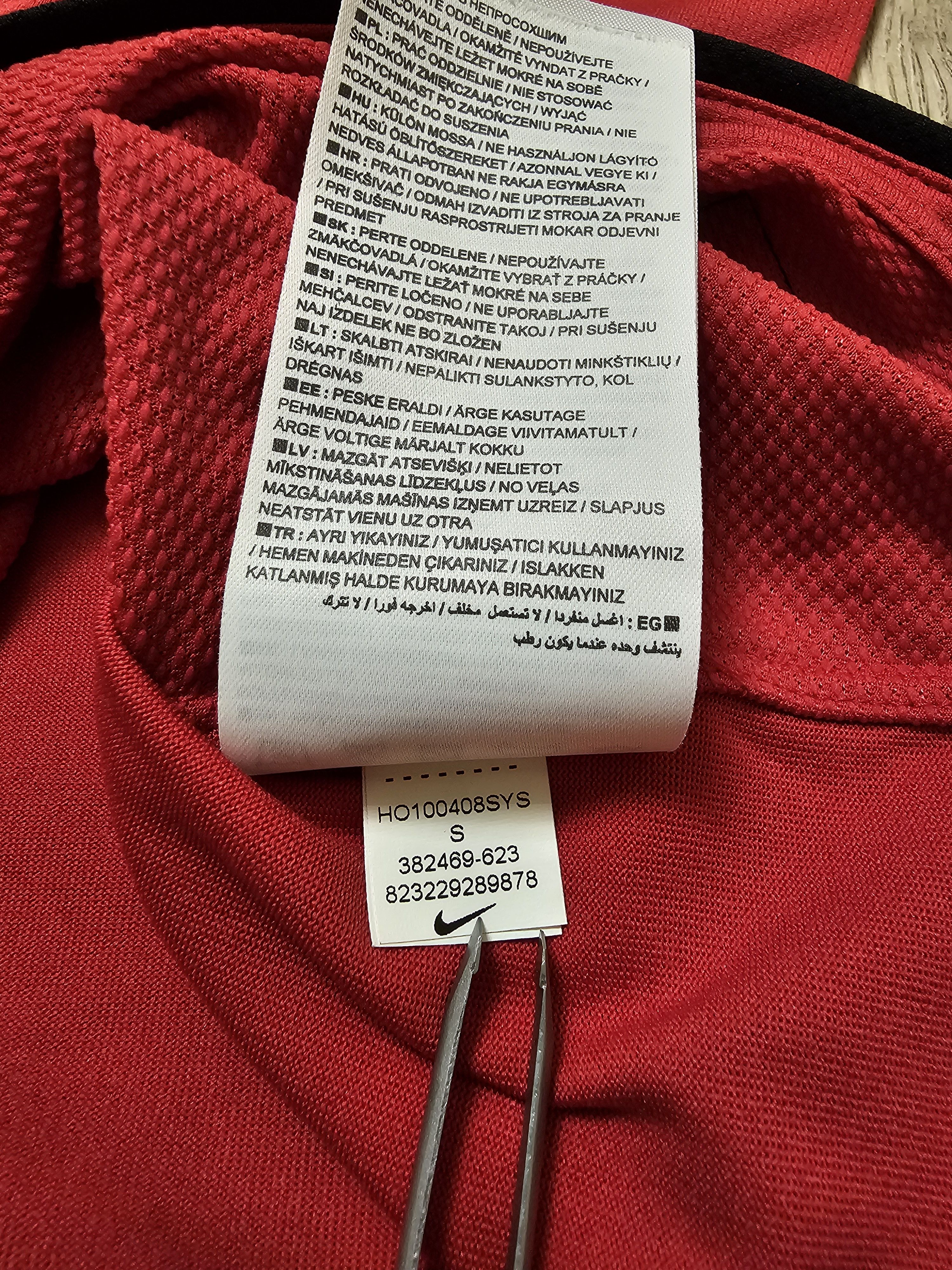 Nike MANCHESTER UNITED 2010 2011 HOME FOOTBALL SOCCER JERSEY Size US S / EU 44-46 / 1 - 10 Thumbnail