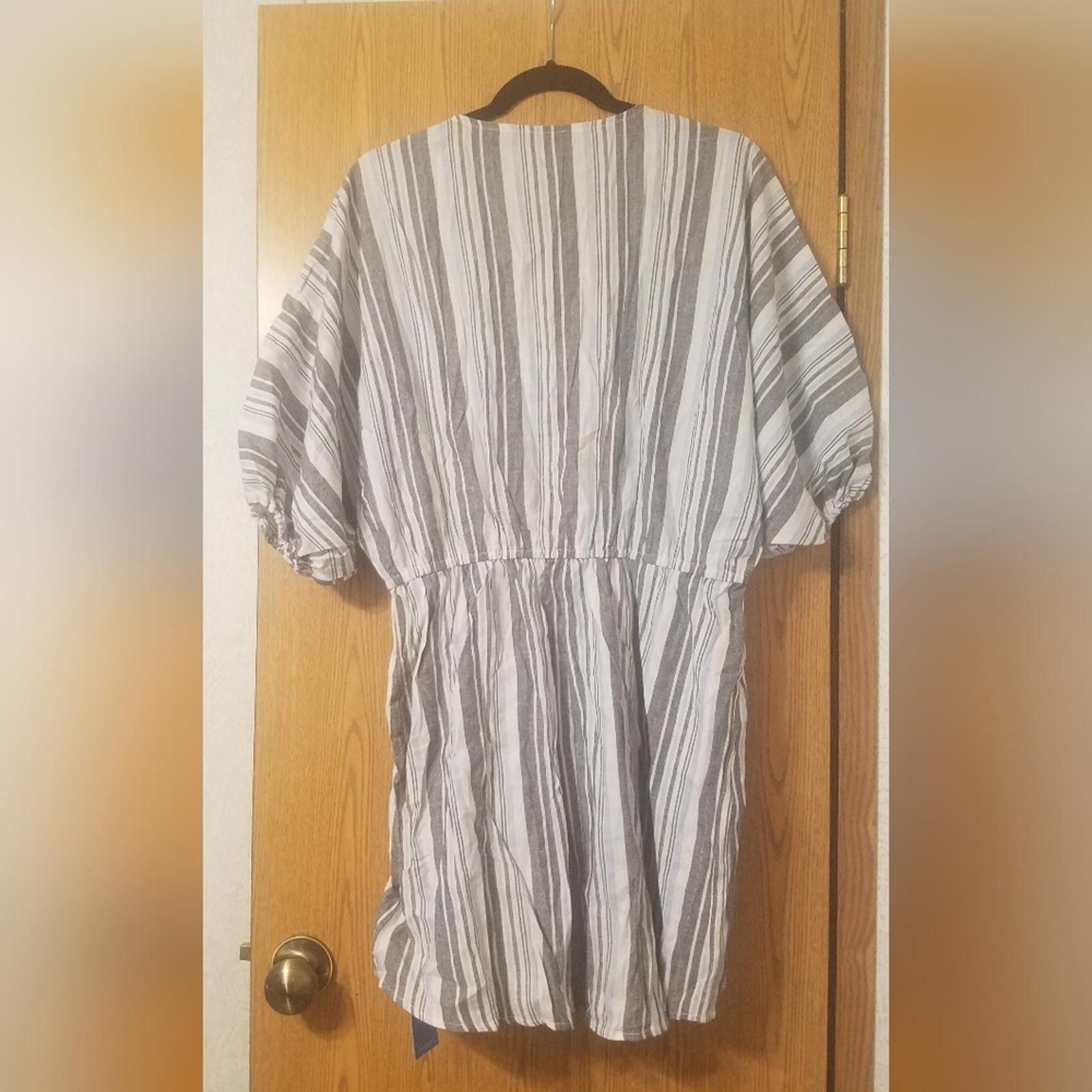 Designer NWT Cupshe Striped V-Neck Tunic Coverup XL Size ONE SIZE - 2 Thumbnail