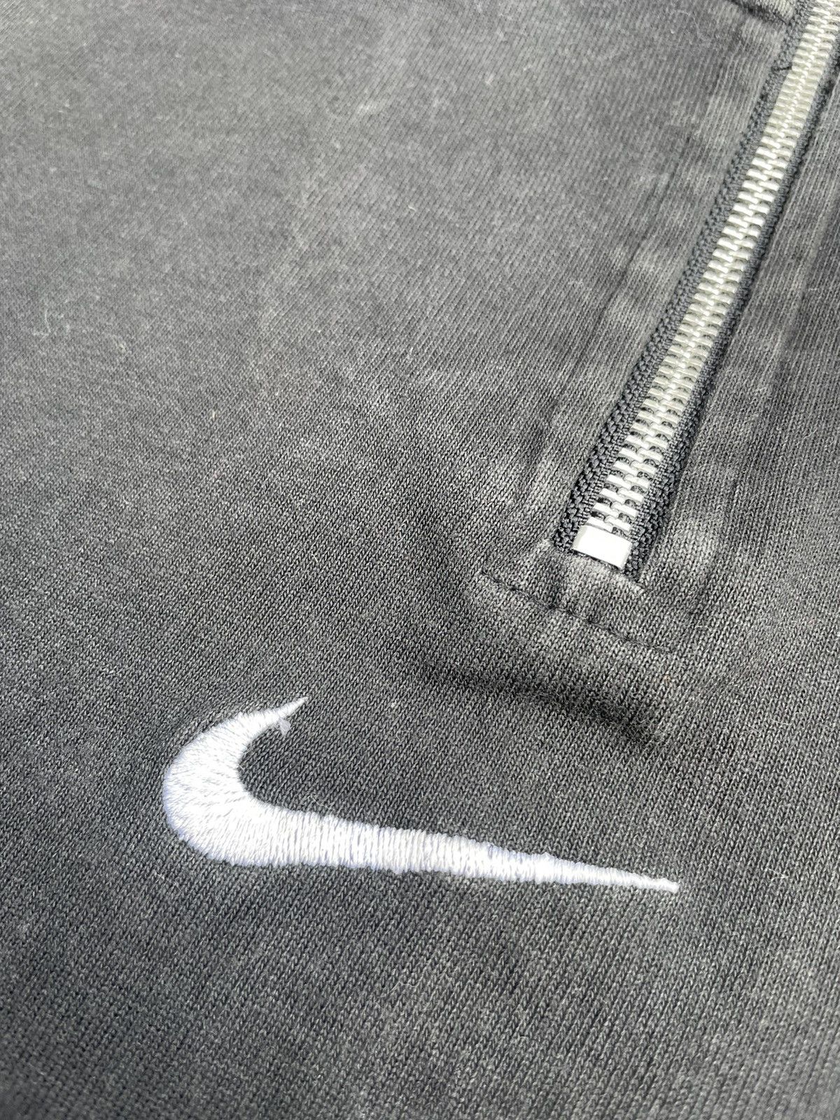 Nike Vintage Nike Center Swoosh Crewneck Size US L / EU 52-54 / 3 - 11 Thumbnail