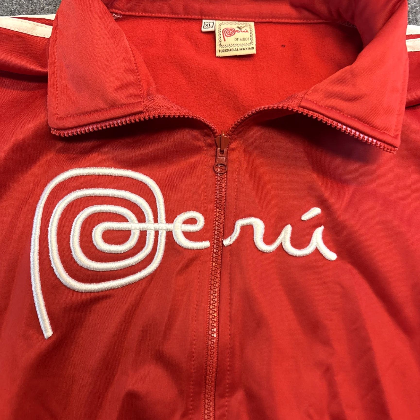 Vintage Peru Track Jacket Full Zip Men XL Red White Embroidered Tourist Travel Track Jacket Mens XL Red White Embroidered Tourist Travel Size US XL / EU 56 / 4 - 2 Thumbnail