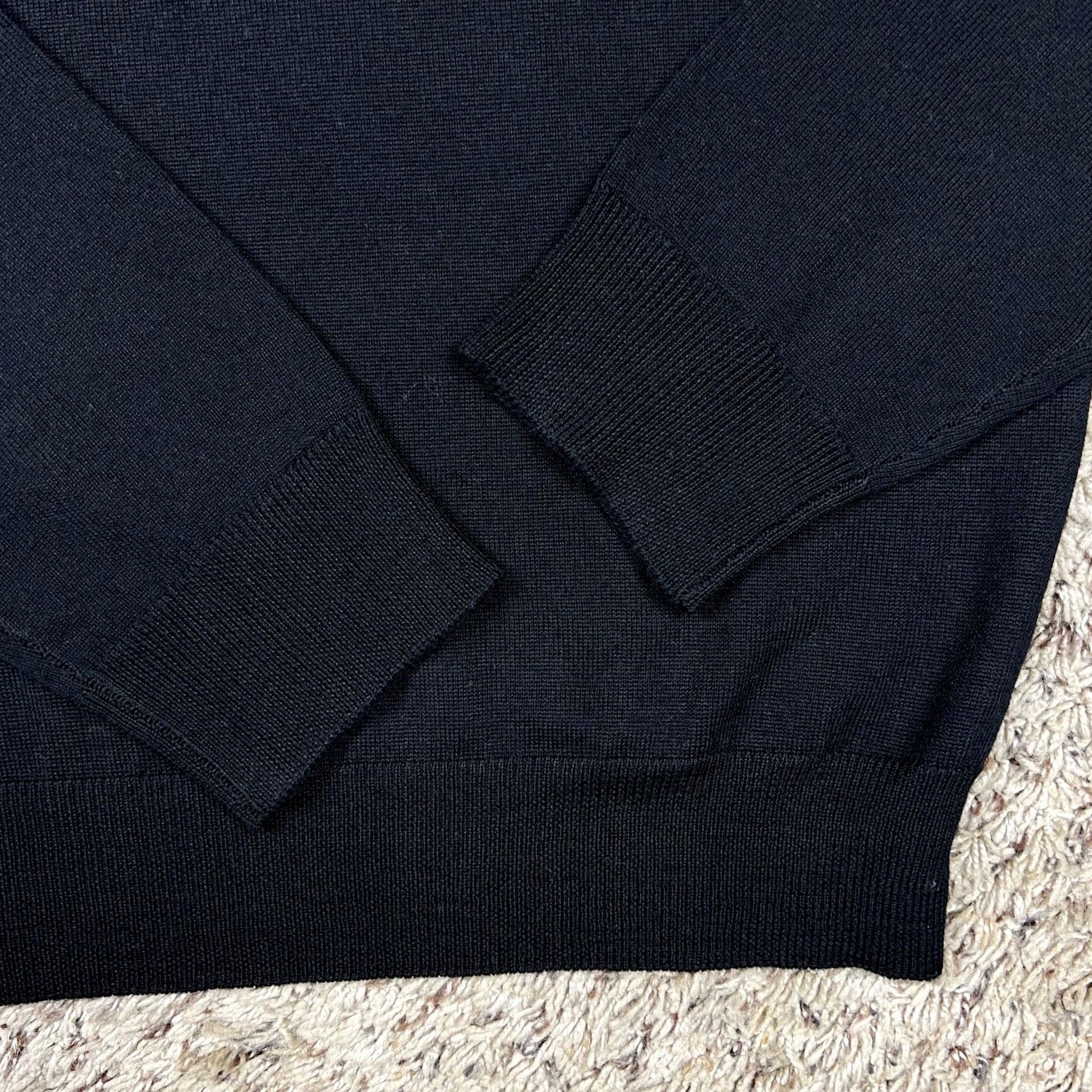 Bloomingdale's VINTAGE Bloomingdales The Mens Store Black Merino Wool V-Neck Sweater Men Large Size US L / EU 52-54 / 3 - 5 Thumbnail