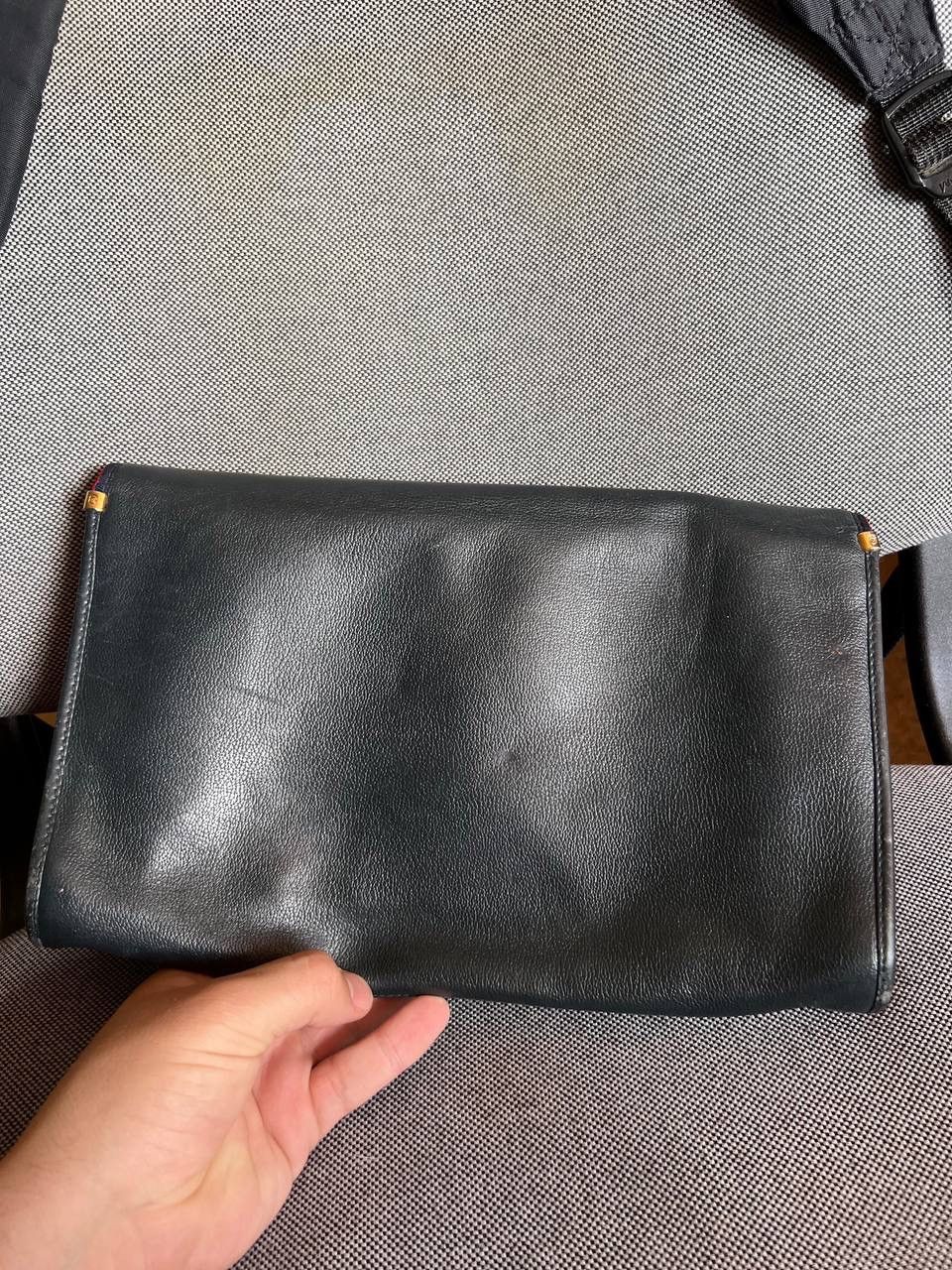 Gucci × Leather Rare Gucci GG 1990s Leather Clutch Bag Italy Size ONE SIZE - 6 Thumbnail