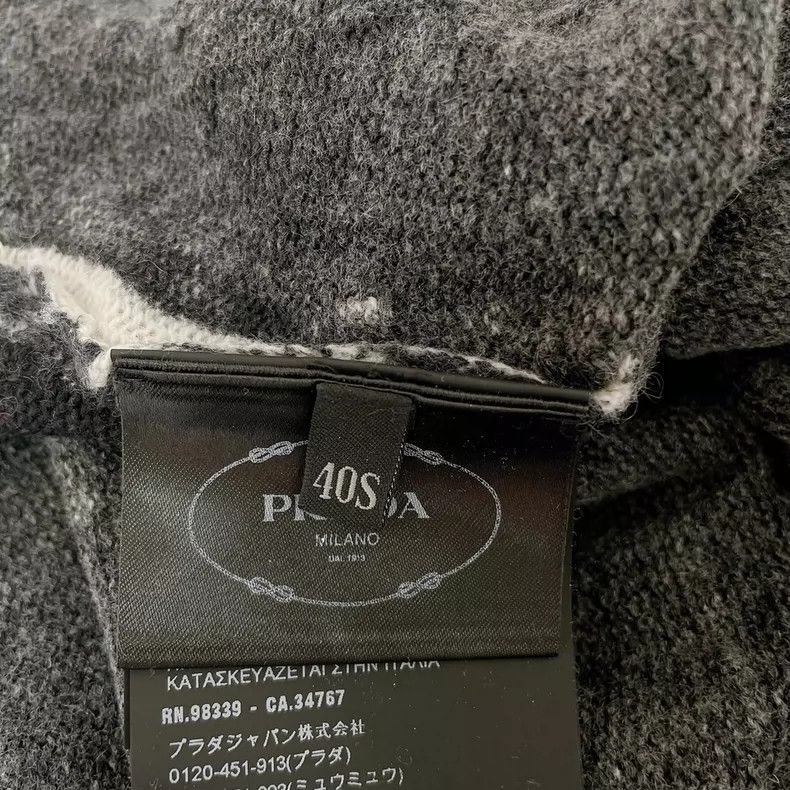 Prada Prada Black cashmere knitted long sleeves Size S / US 4 / IT 40 - 6 Thumbnail