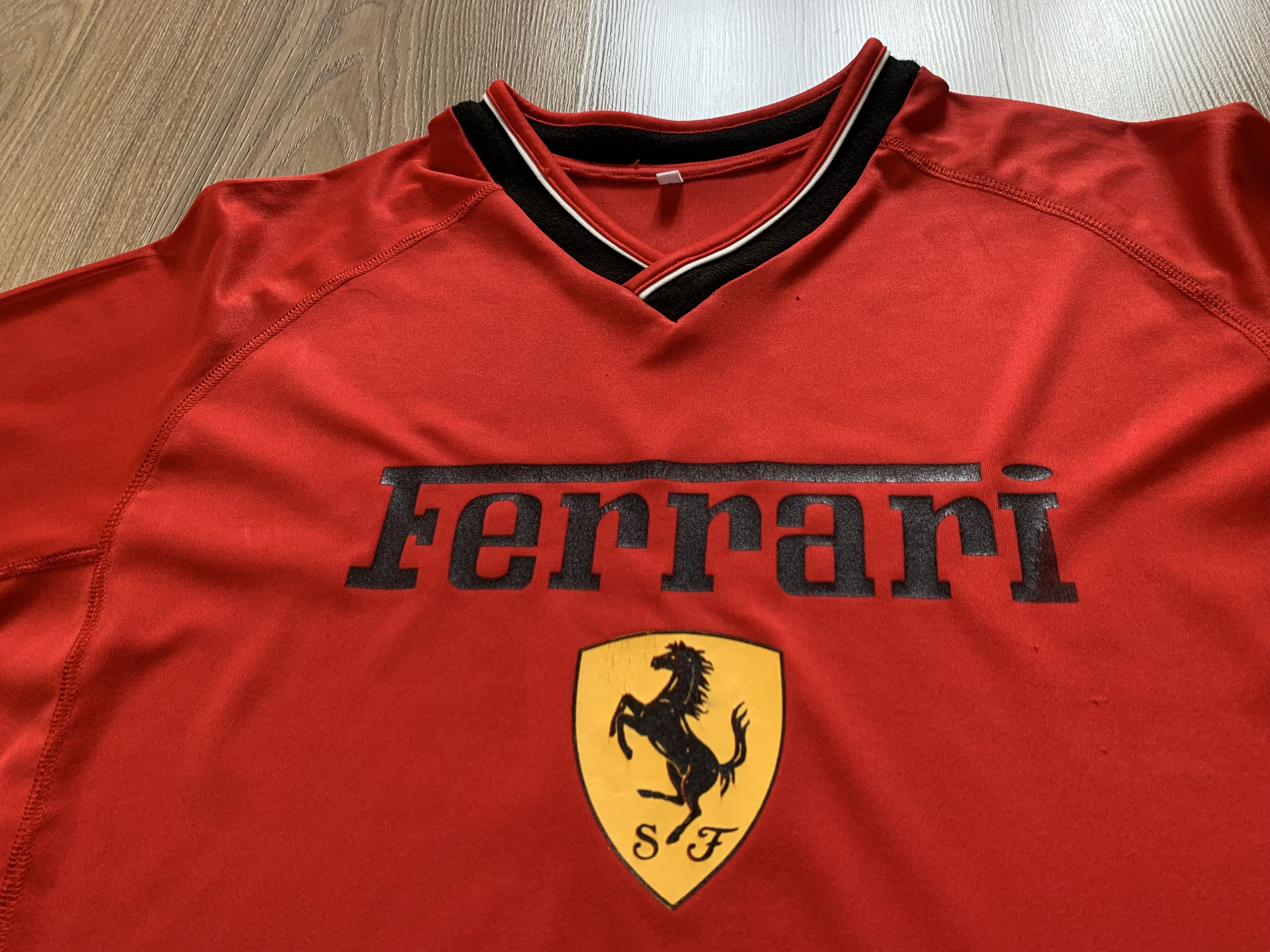 Ferrari Rare Vintage Ferrari V Neck Printed T-Shirt Size US L / EU 52-54 / 3 - 6 Thumbnail