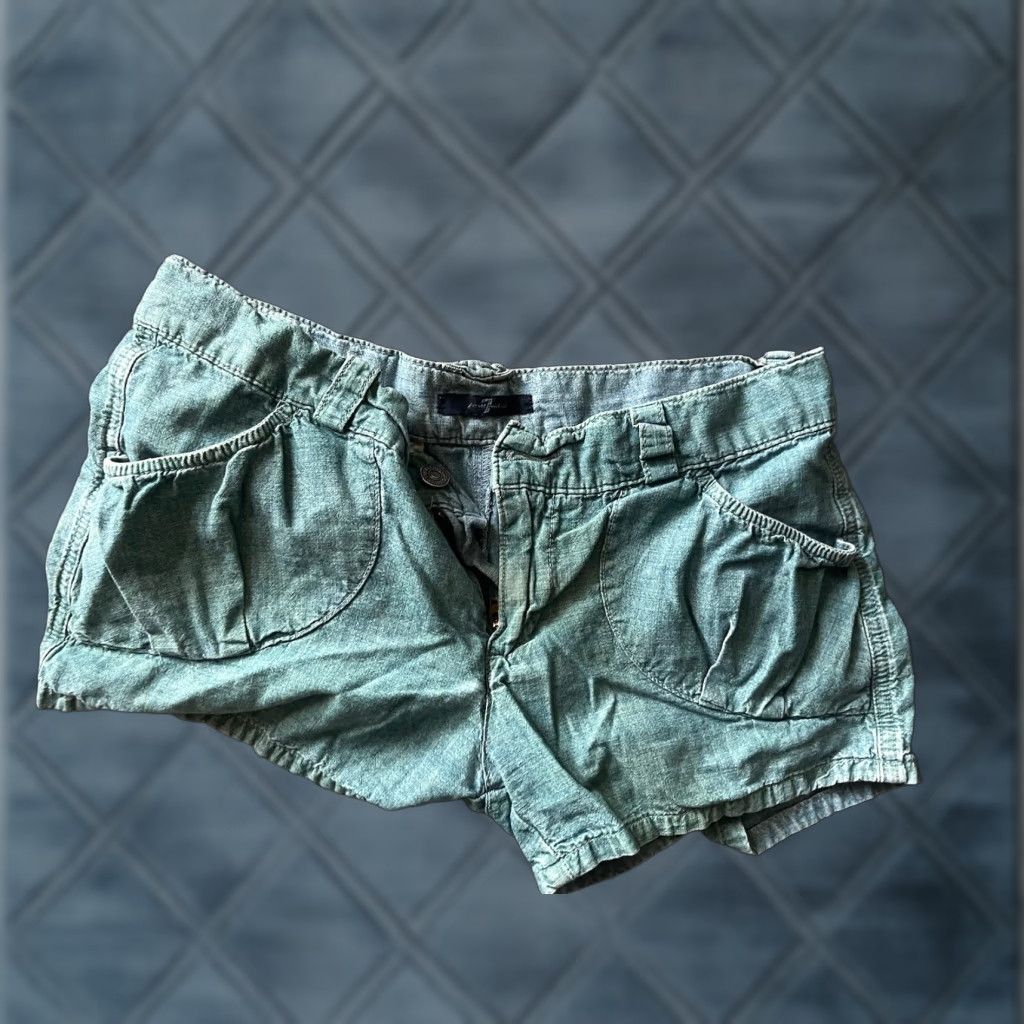 7 For All Mankind 7 For All Mankind Shorts Women Chambray Green 27 Size 27" / US 4 / IT 40 - 1 Thumbnail