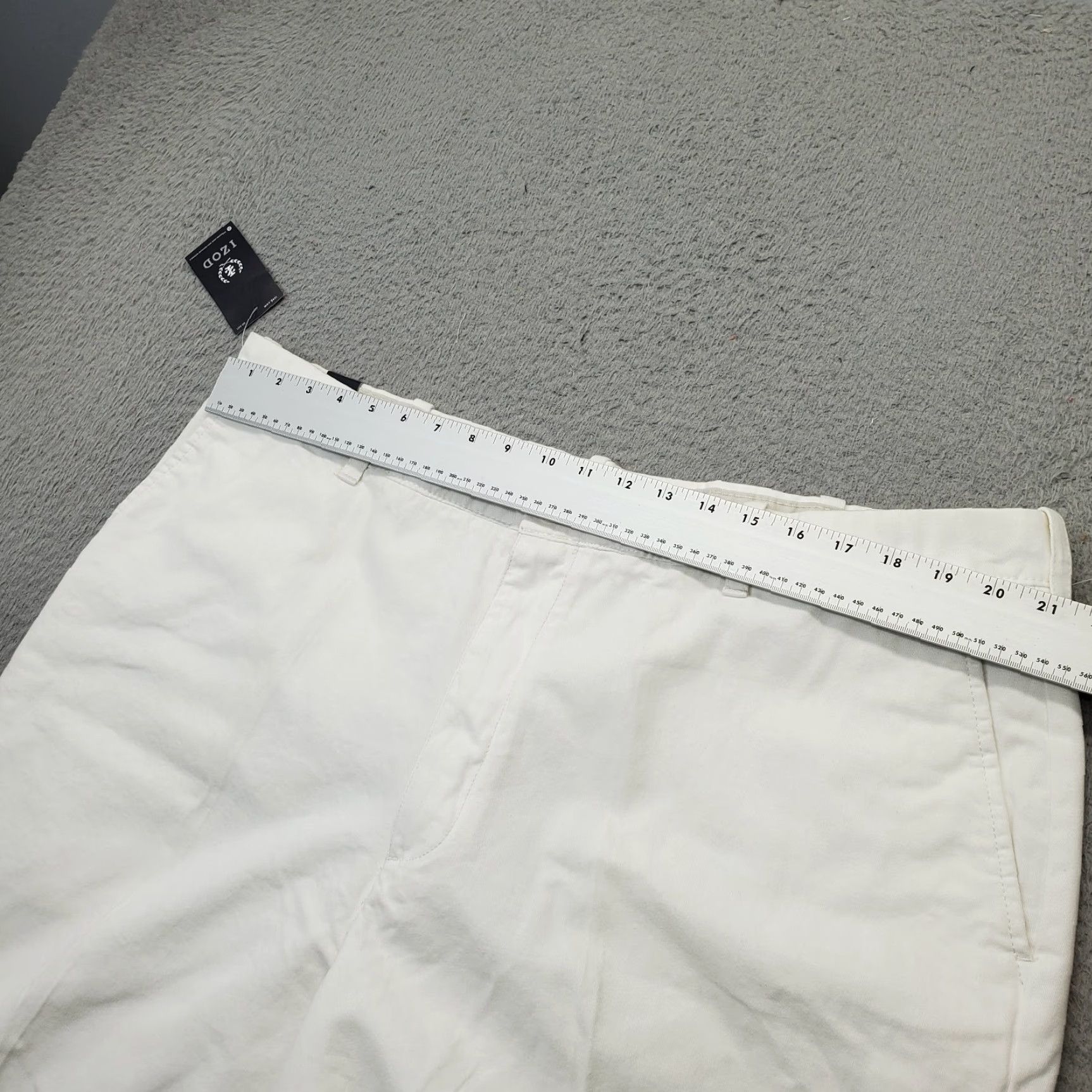Izod IZOD Mens White Chino Shorts 42 Regular Flat Front Slash Pocket Shorts Mens Size 42 White Flat Front Casual Outdoor 90s? Size US 42 / EU 58 - 3 Thumbnail