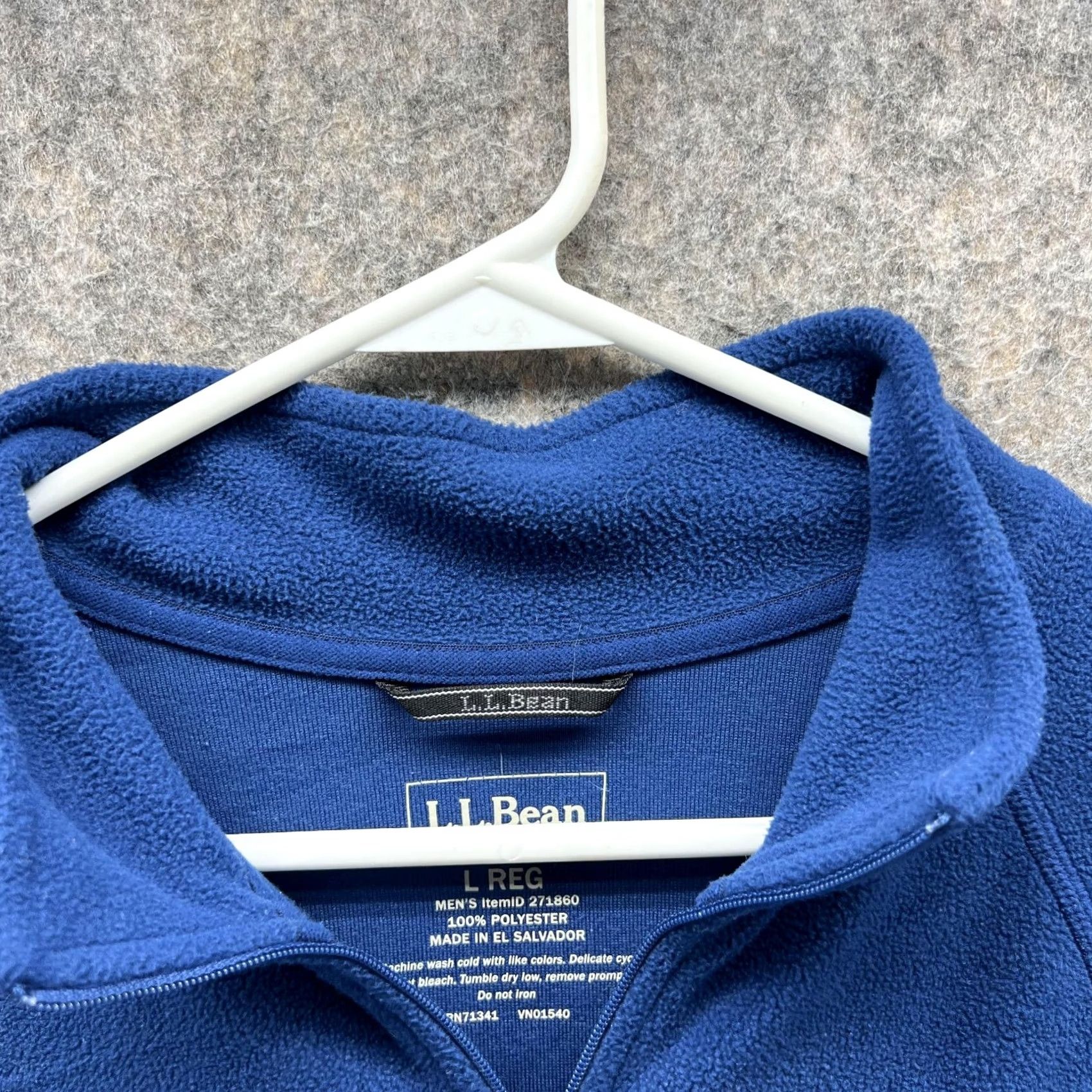 Vintage LL Bean Sweater Men Large Adult Blue 1/4 Zip Sweatshirt Polyester Fleece Mock Neck Long Sleeve Pullover 1/4 Zip Logo Vintage No N/A Size US L / EU 52-54 / 3 - 5 Thumbnail