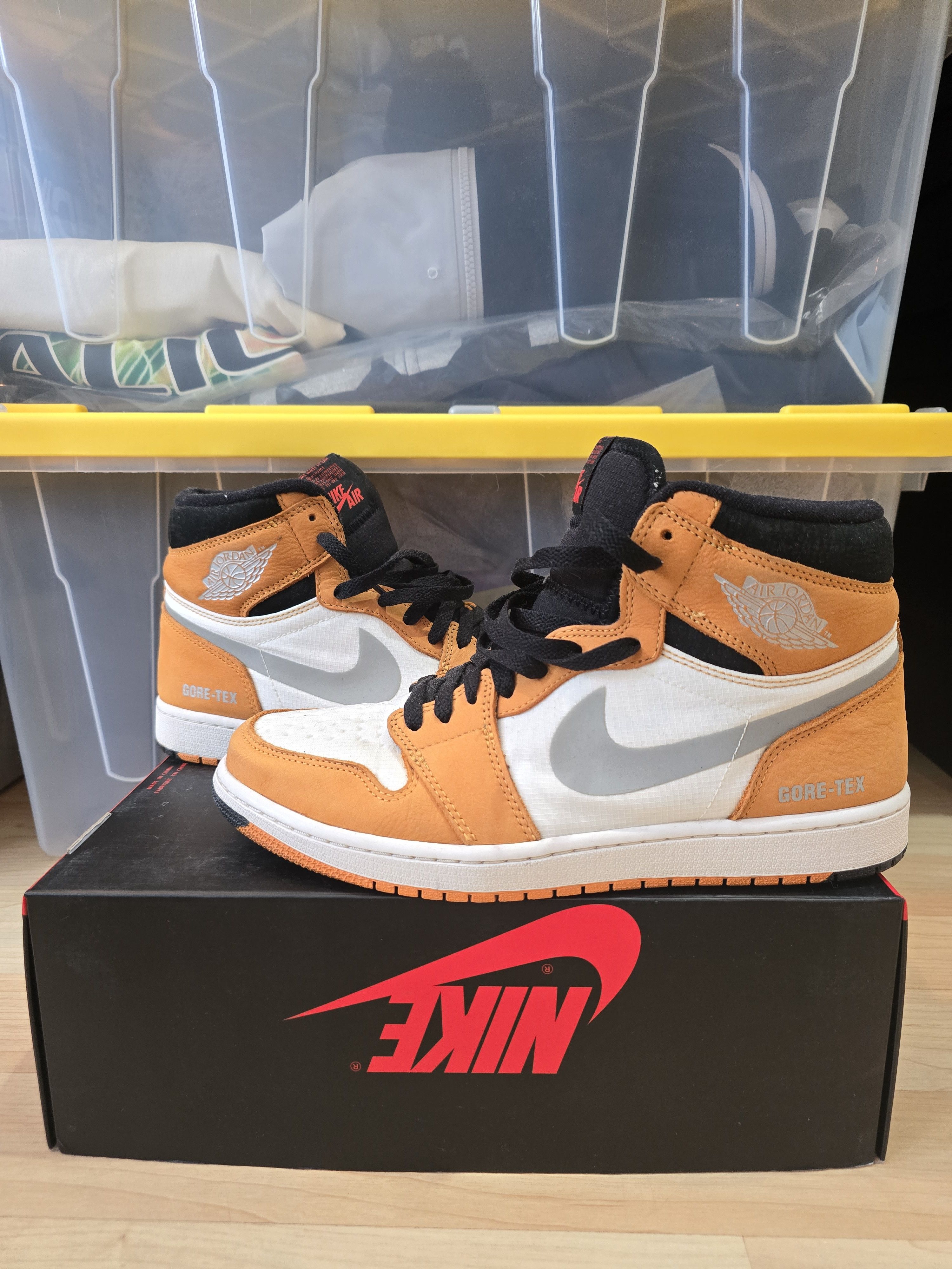 Nike Air Jordan 1 Size US 10 / EU 43 - 1 Thumbnail