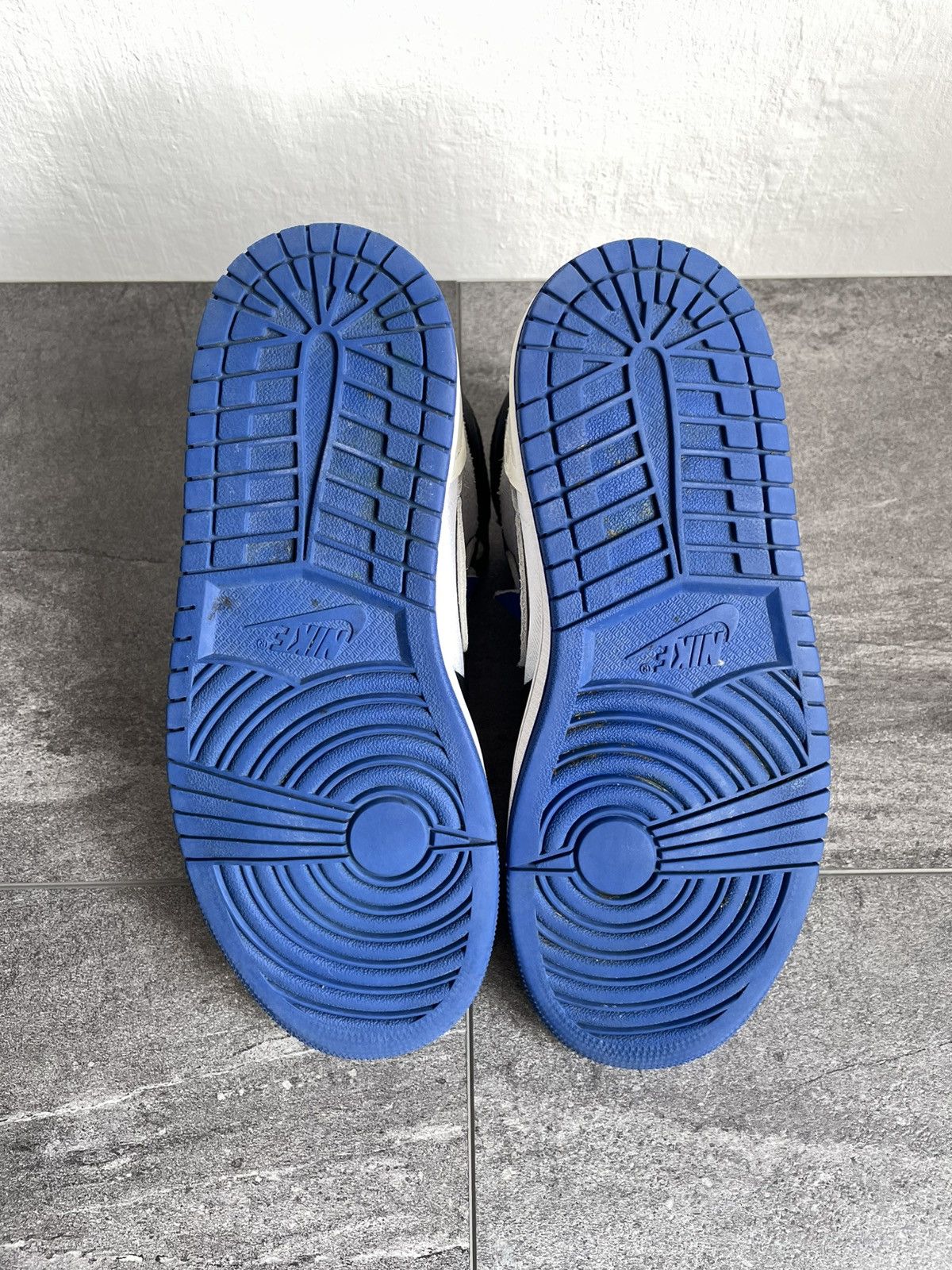 Nike Nike Air Jordan 1 High OG Royal Toe Blue BlackWhite Sneakers Size US 8 / IT 38 - 7 Thumbnail