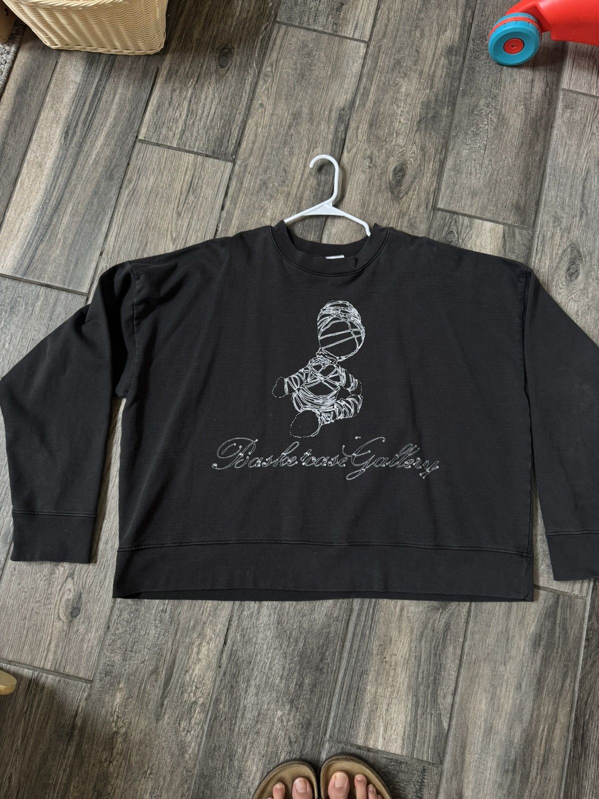 basketcase gallery MUMMY BEAR, basketcase crewneck Size US XL / EU 56 / 4 - 1 Thumbnail