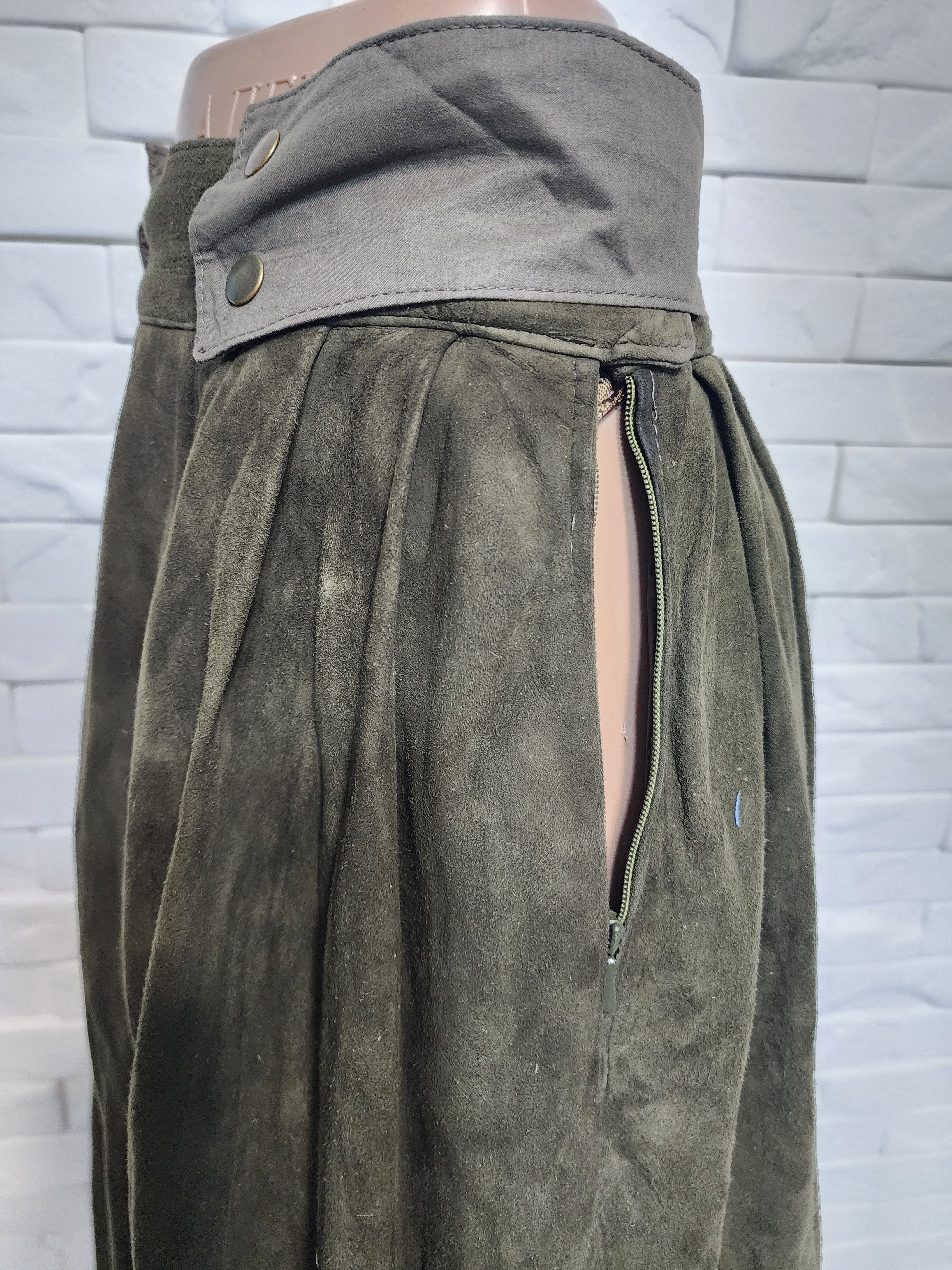 Genuine Leather Green leather skirt. Stylish green suede skirt. Size 27" / US 4 / IT 40 - 4 Thumbnail