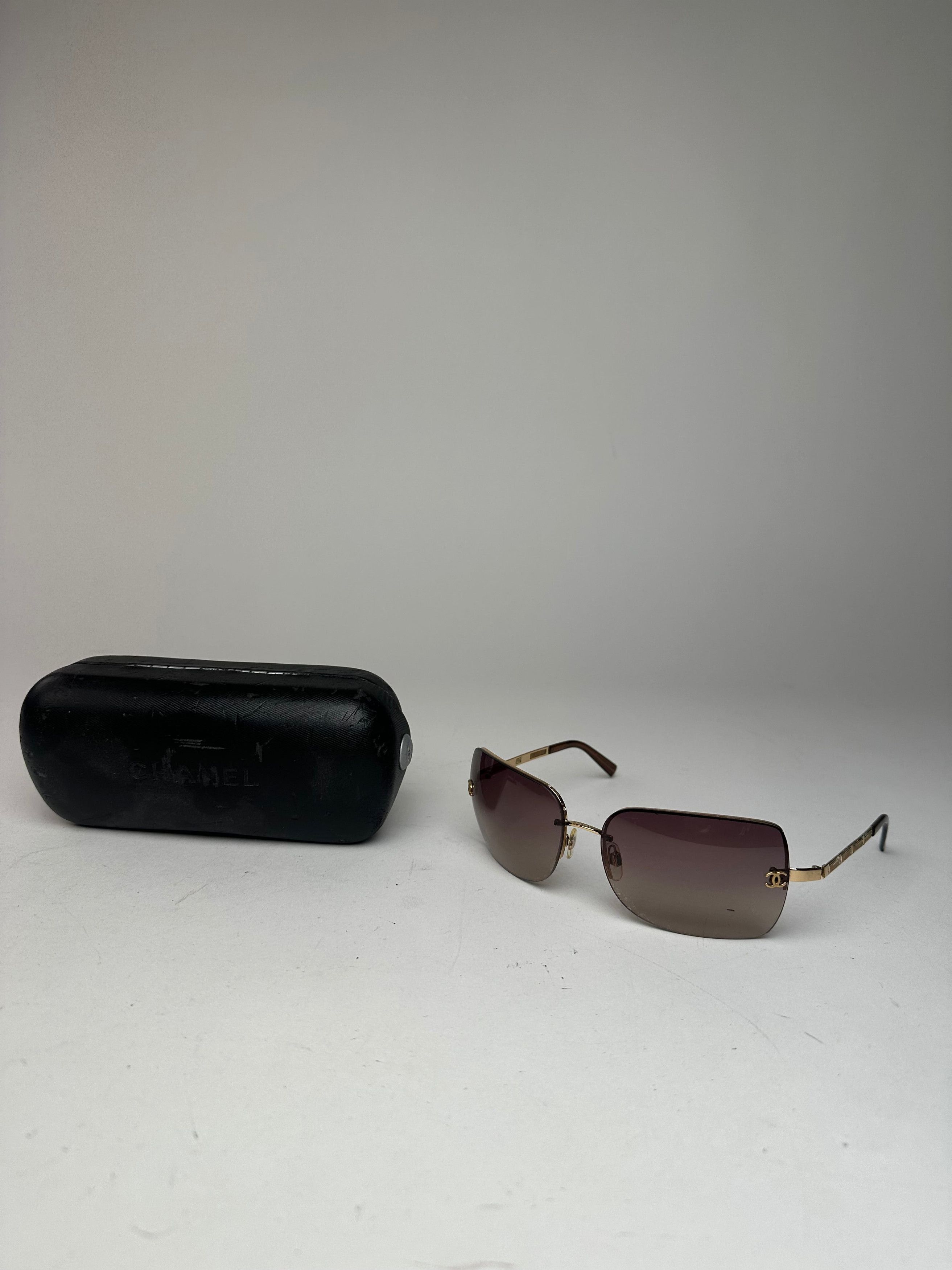 Chanel Vintage Rimless Sunglasses Brown Gold Size ONE SIZE - 1 Thumbnail