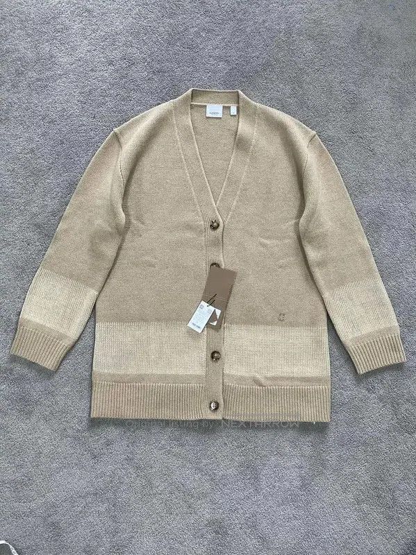 Burberry Burberry Double Color Cashmere Women's Coat. Size M / US 6-8 / IT 42-44 - 1 Thumbnail
