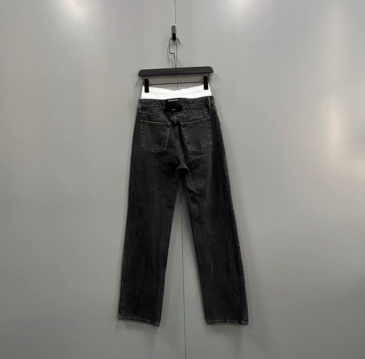 Alexander Wang Alexander Wang Black Washed High-Waisted Jeans J41 Size 25" / US 0 / IT 36 - 2 Thumbnail