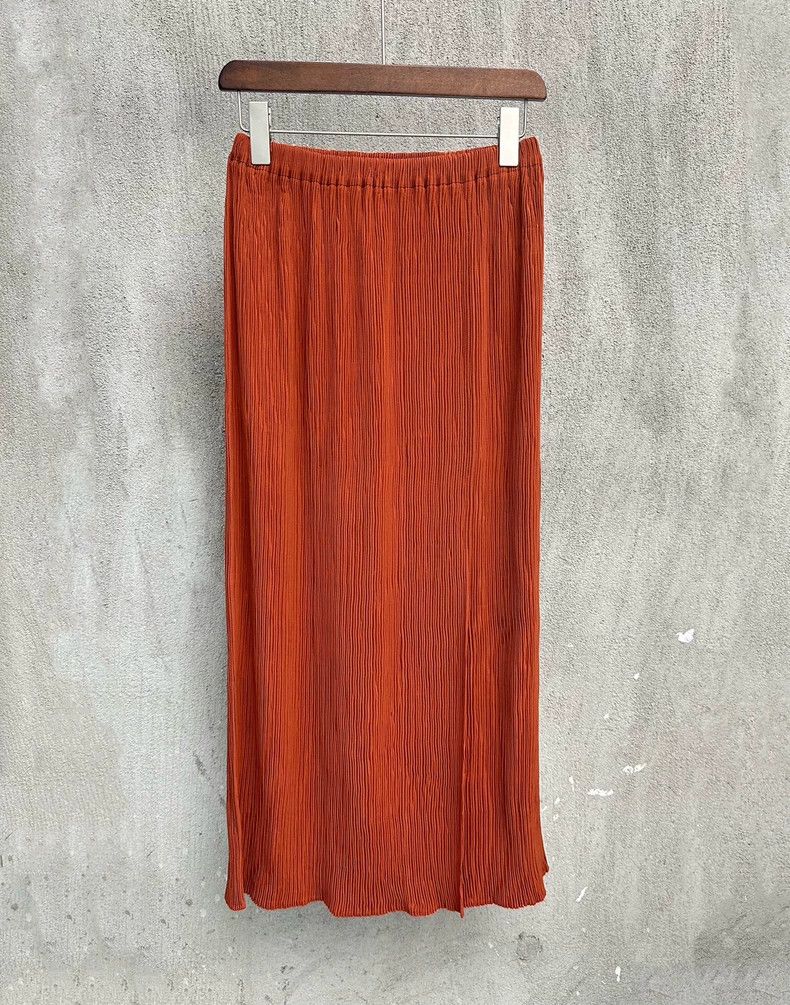 Issey Miyake size:1 Pumpkin-colored pleated skirt