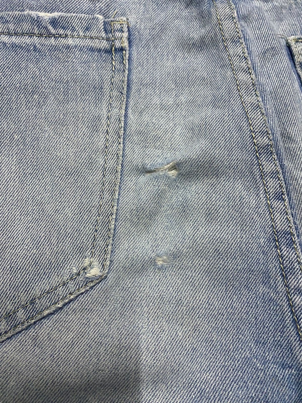 Other Short Jeans Light Wash Distressed Denim Size US 31 - 11 Thumbnail
