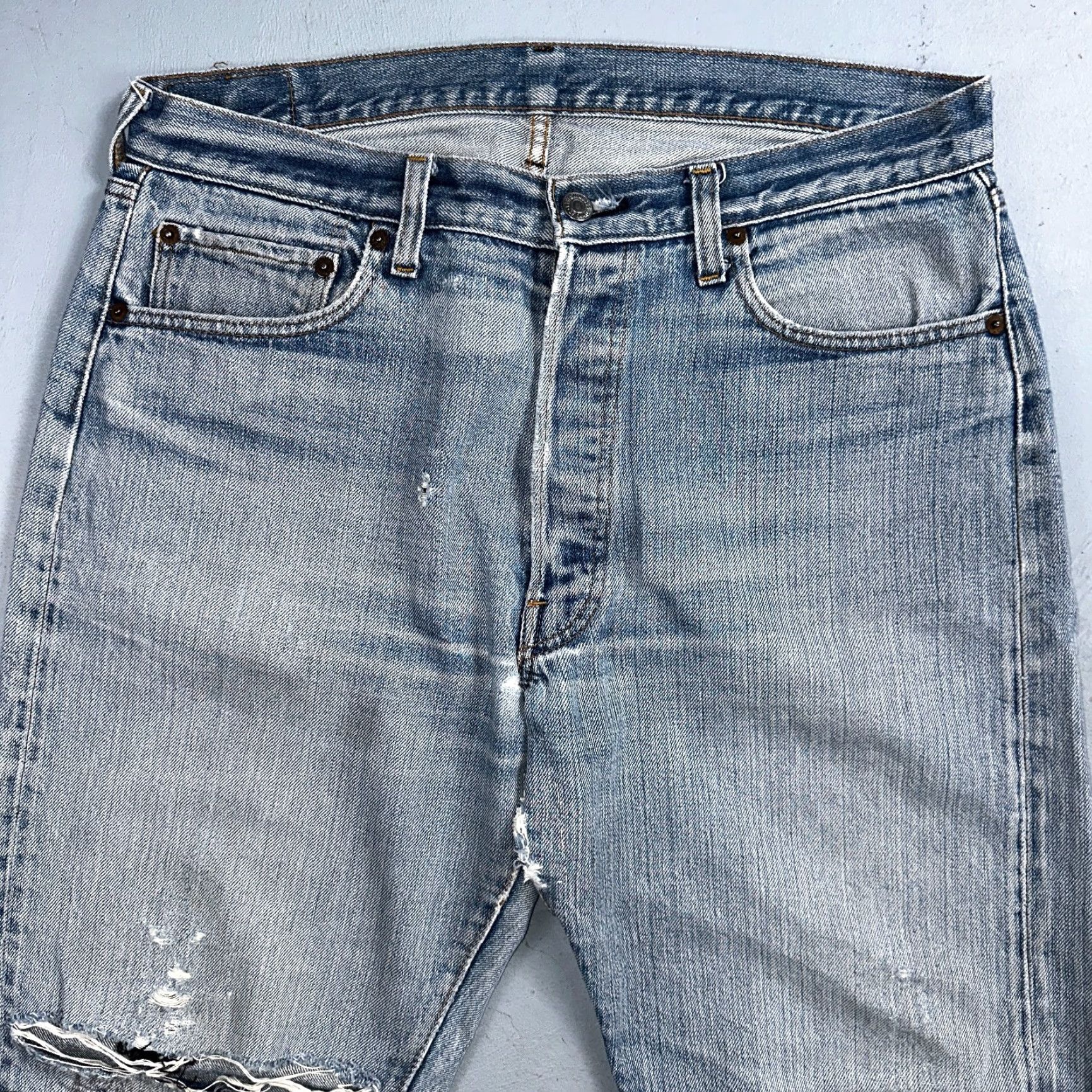 Levi's VINTAGE Levi's 501 Jeans Mens 36x36 Light Wash 80s USA Straight Distressed Cotton Core Size US 36 / EU 52 - 2 Thumbnail