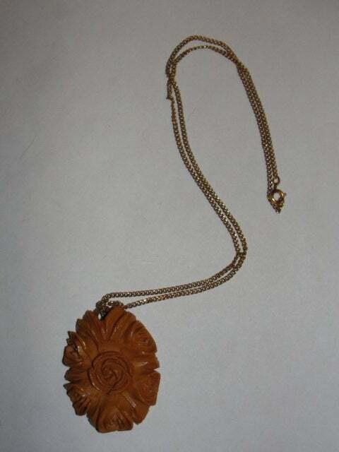 14kt Gold Filled & Carved Bakelite Floral Pendant Necklace
