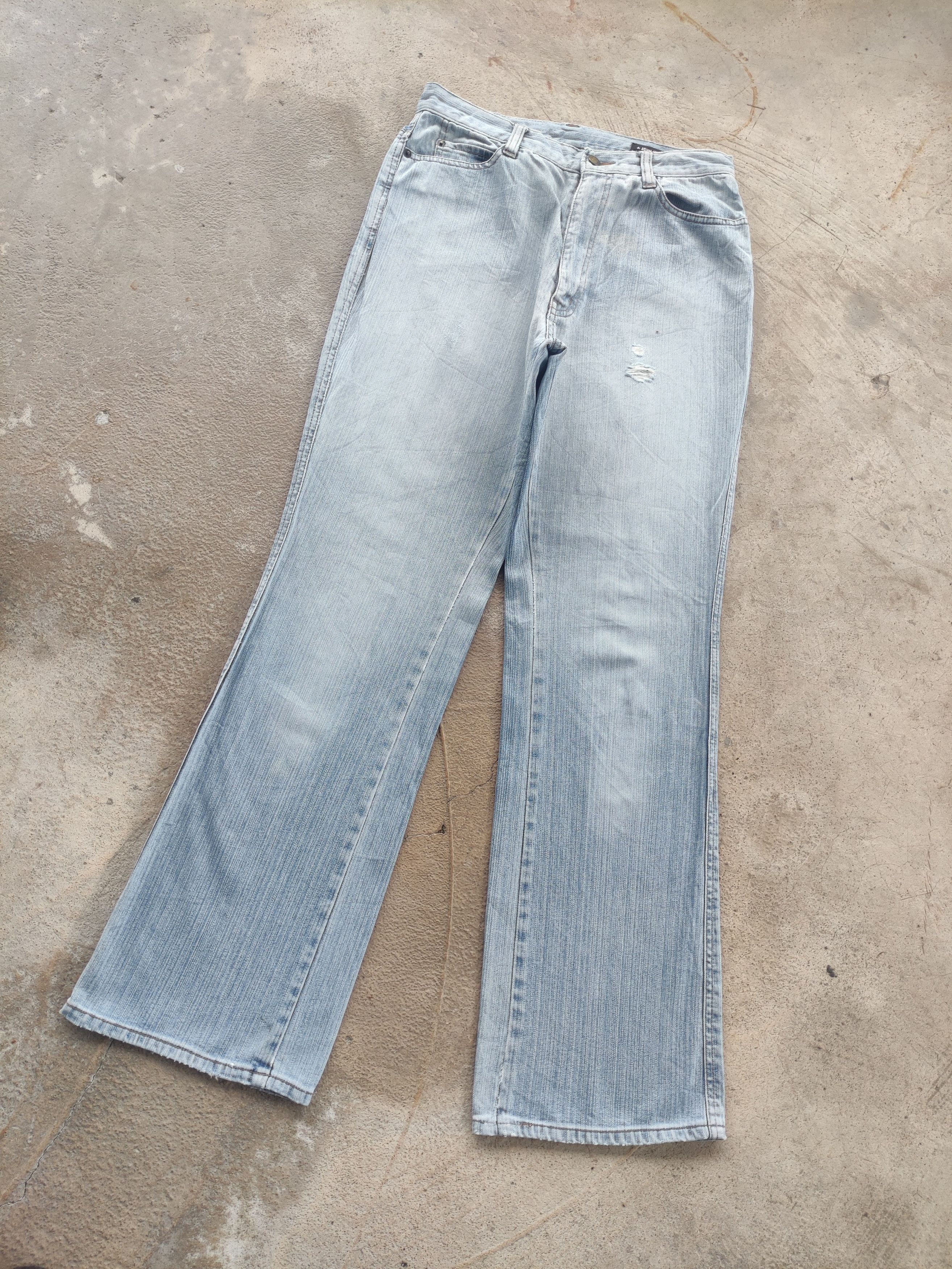 Japanese Brand Vintage Japanese Flare Denim Distressed Faded Denim Size US 30 / EU 46 - 2 Thumbnail