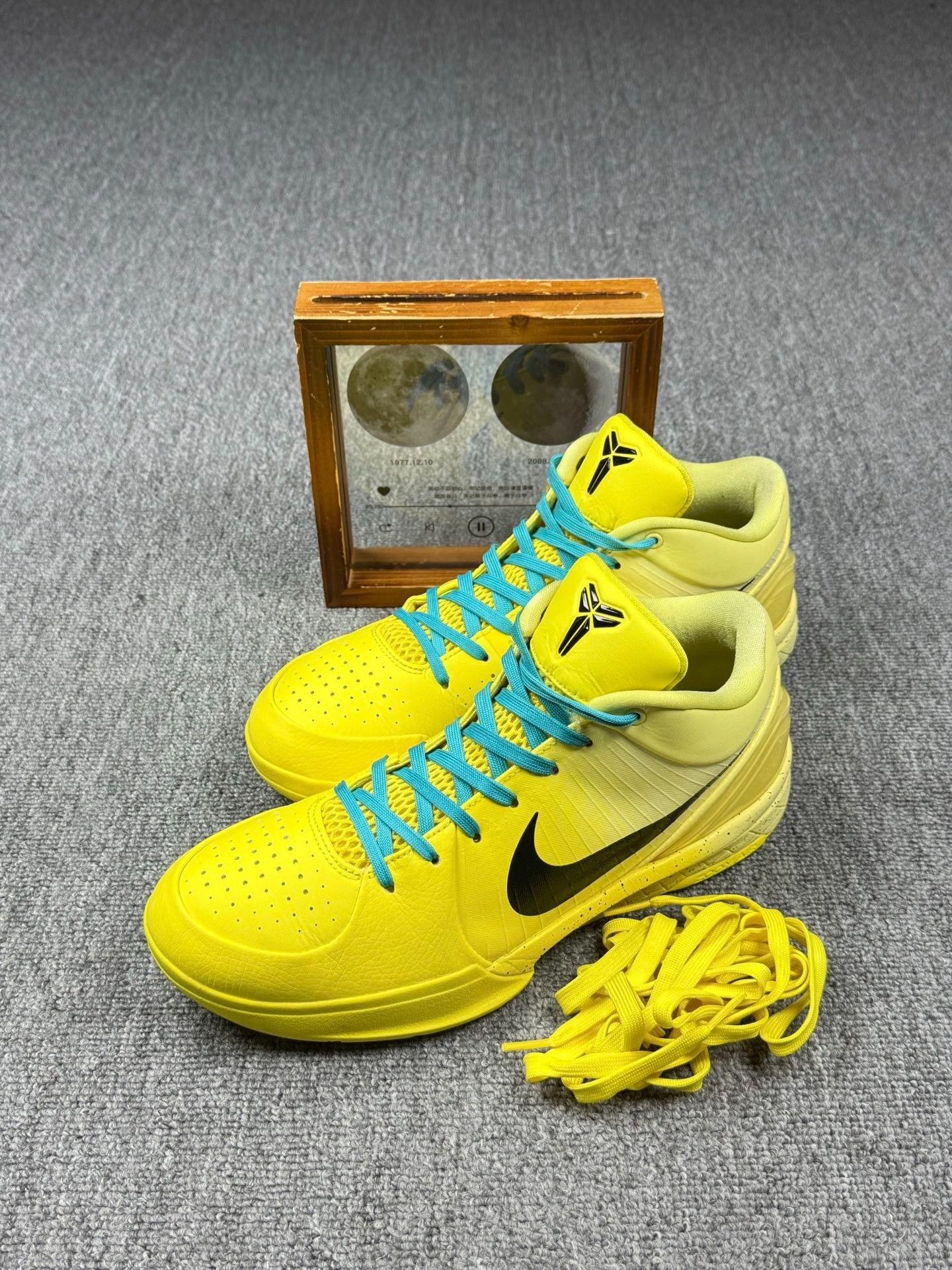 Nike Nike KOBE4 Yellow Lowtop Sneakers 11 Men Size US 11 / EU 44 - 1 Thumbnail