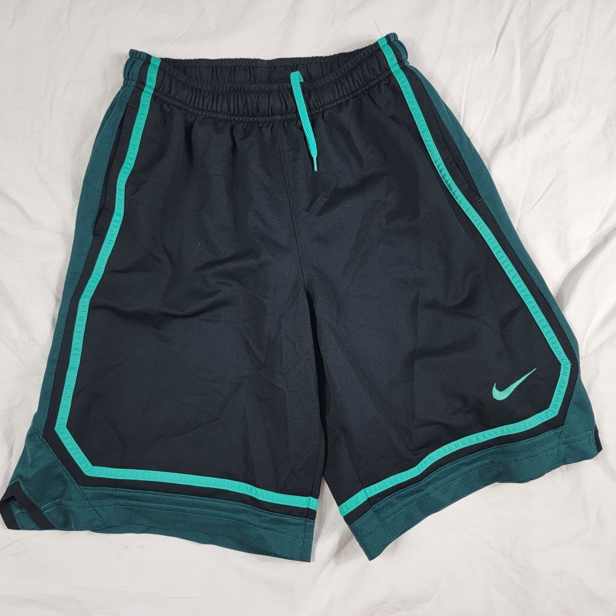 Nike Nike Dri Fit Mens Large Black Green Athletic Shorts Casual R Size US 44 / EU 60 - 1 Thumbnail