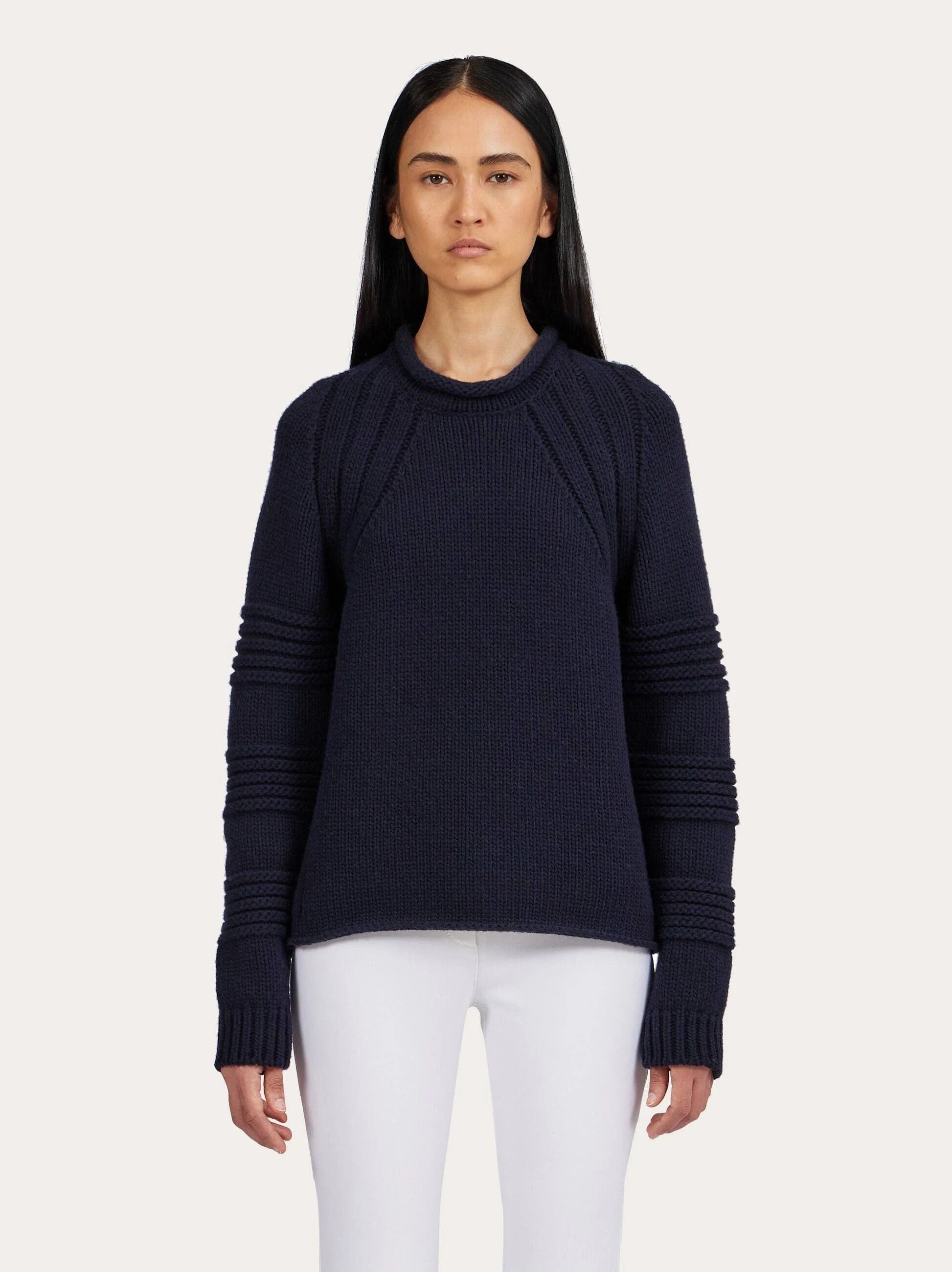 Salvatore Ferragamo o1s1rm0924 Crewneck Sweater in Navy Blue Size S / US 4 / IT 40 - 1 Thumbnail