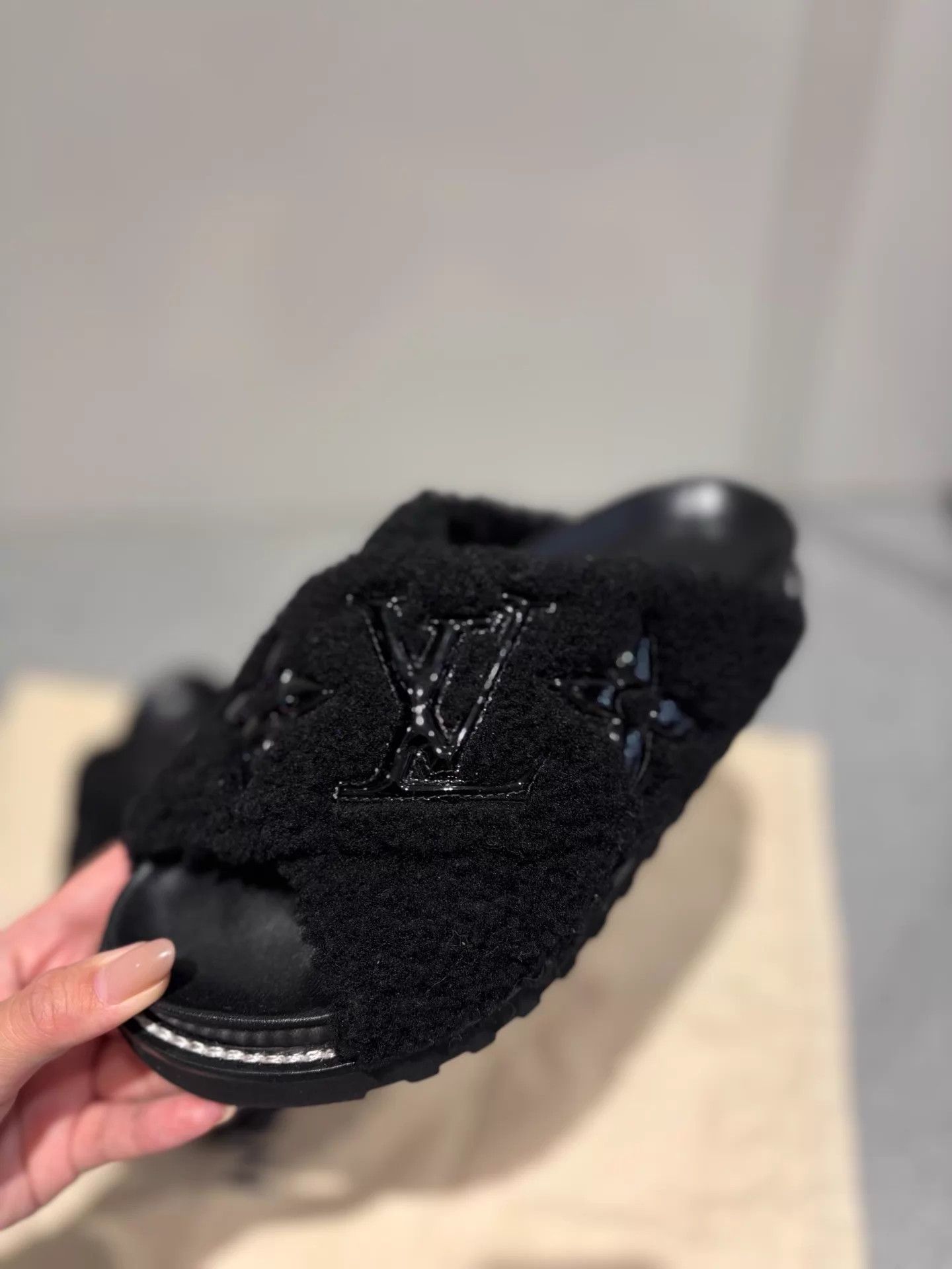 Louis Vuitton LV Teddy Fur Black Full Monogram Slippers 99 New Size 36 Size US 5.5 / IT 35.5 - 4 Thumbnail