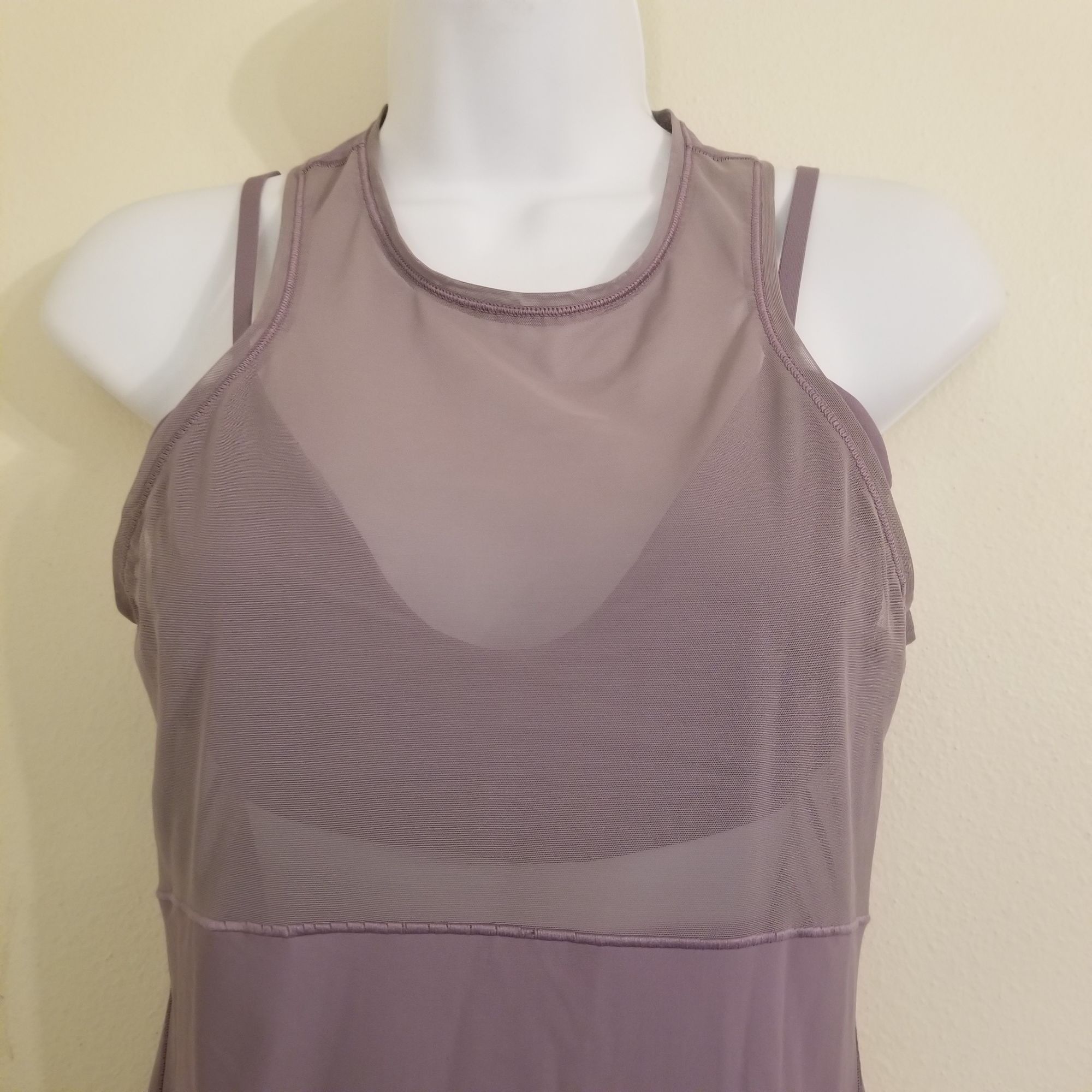 Lululemon Lululemon Lavender Tank Top Attached Bra 6 FRESH in MESH Ath Size M / US 6-8 / IT 42-44 - 5 Thumbnail