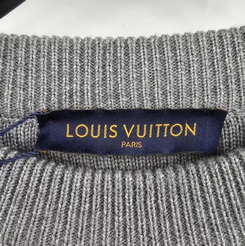 Louis Vuitton Louis Vuitton Gray Knit Long Sleeve Sweater . Size US S / EU 44-46 / 1 - 3 Thumbnail