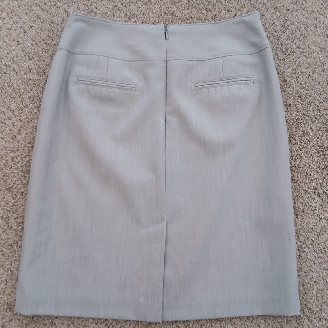 Worthington Worthington Skirt Women Knee Length Gray Lined Slit Size 8 Pencil Straight Fashionable" Size 30" / US 8 / IT 44 - 7 Thumbnail