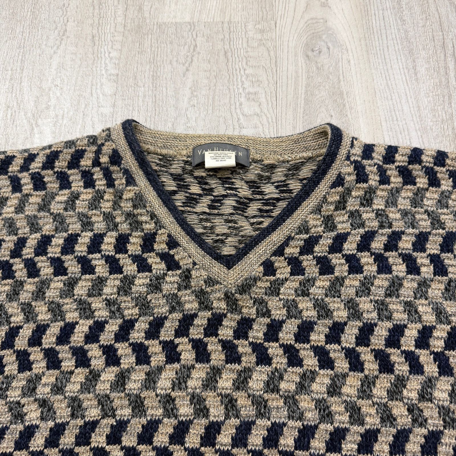 Vintage Vintage Van Heusen Sweater Men's Large Geometric Knit 90s Size US L / EU 52-54 / 3 - 3 Thumbnail
