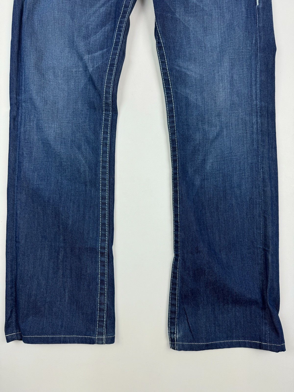True Religion True Religion Blue Jeans Made in USA SIZE 32 Size US 32 / EU 48 - 4 Thumbnail