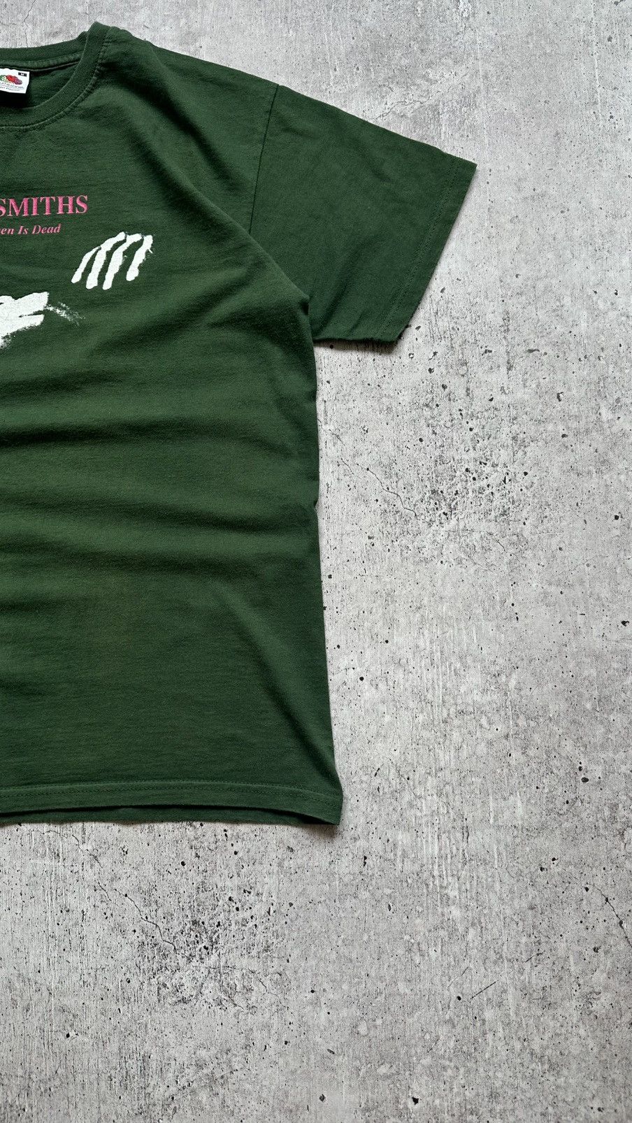 Band Tees 00s The Smiths The Queen is Dead Vintage Sun Faded Tee Size US M / EU 48-50 / 2 - 3 Thumbnail
