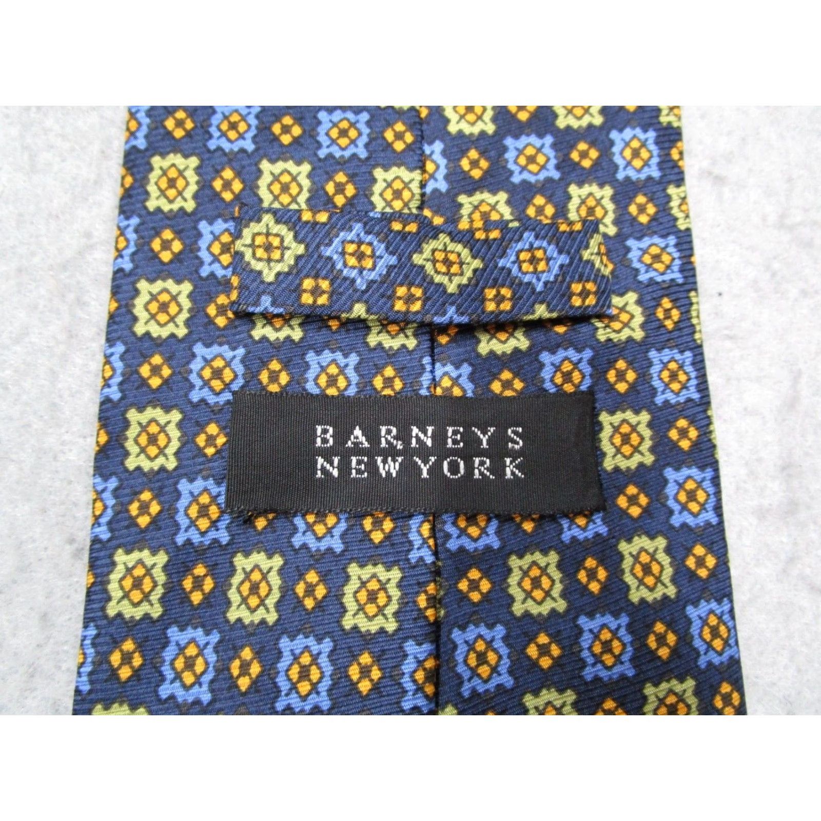 Vintage BARNEYS NEW YORK Neck Tie Mens Blue Silk Abstract Geometric Made in Italy Classic 57"-60" One Size Silk Tie Mens Blue Abstract Design Italy 100% Silk Size ONE SIZE - 2 Thumbnail