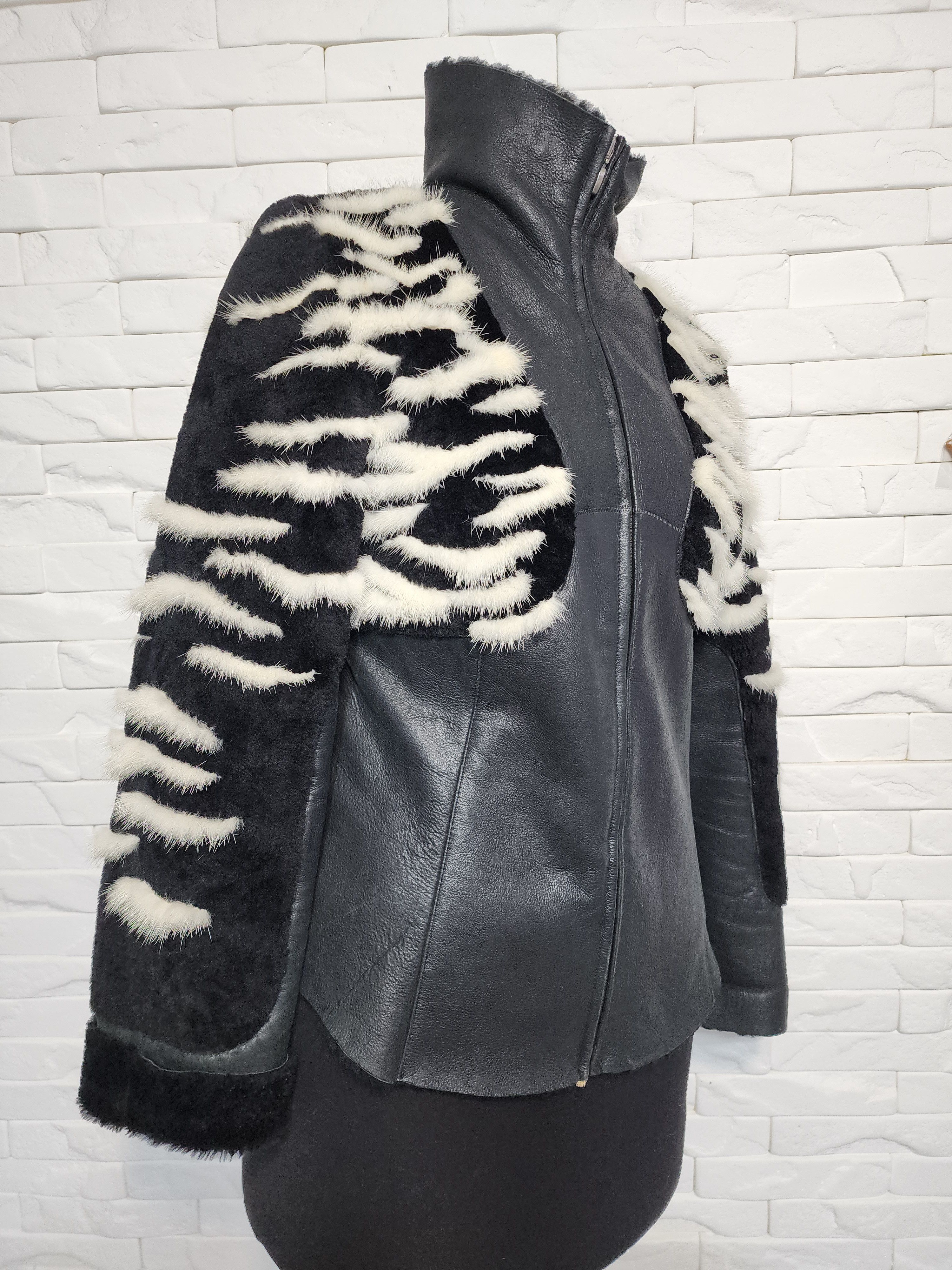 Furla Black Sheepskin Coat: Women's Genuine Fur.Mink fur. Size M / US 6-8 / IT 42-44 - 3 Thumbnail