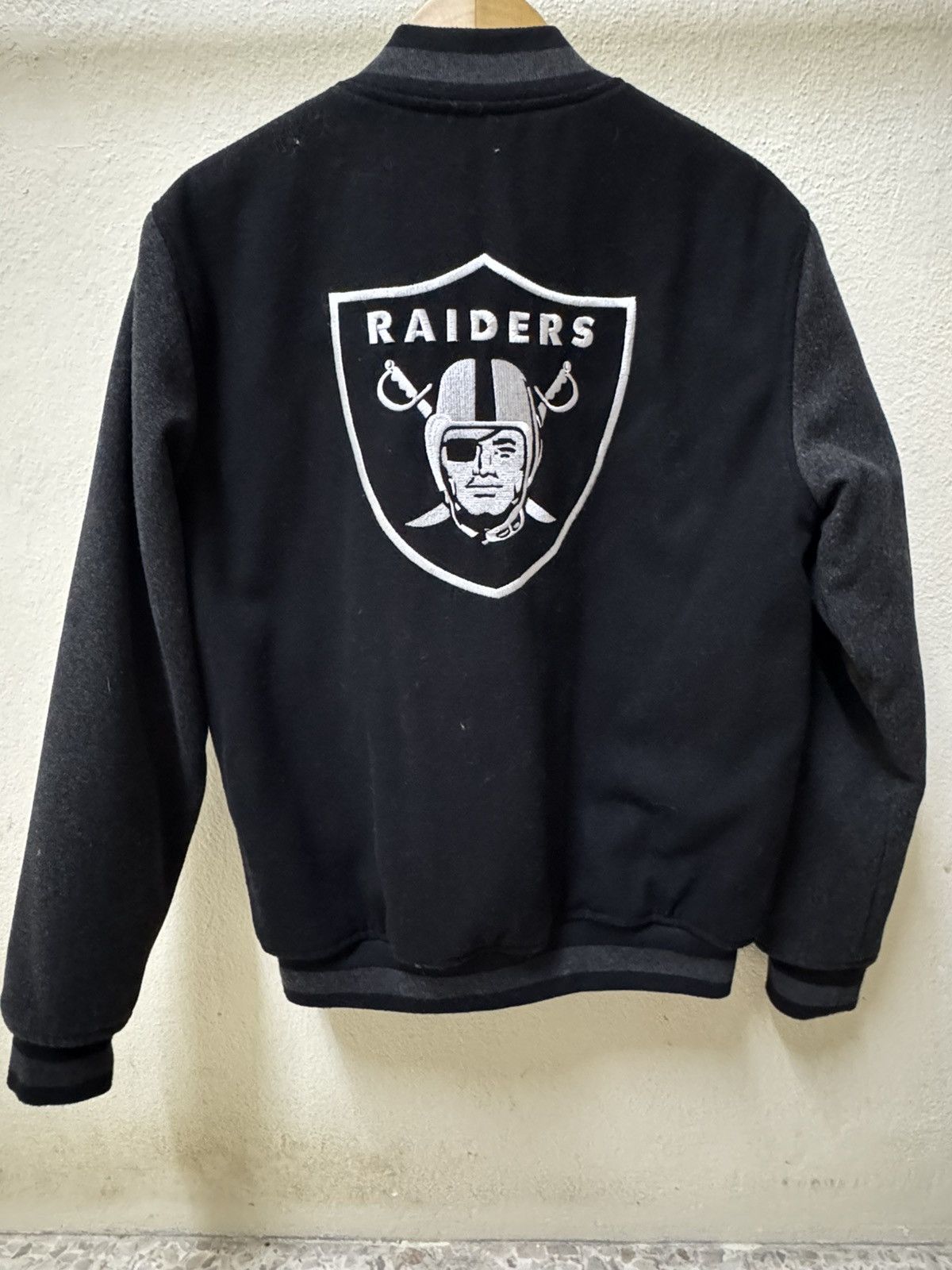 Primark Raiders NFL varsity Size US M / EU 48-50 / 2 - 7 Thumbnail