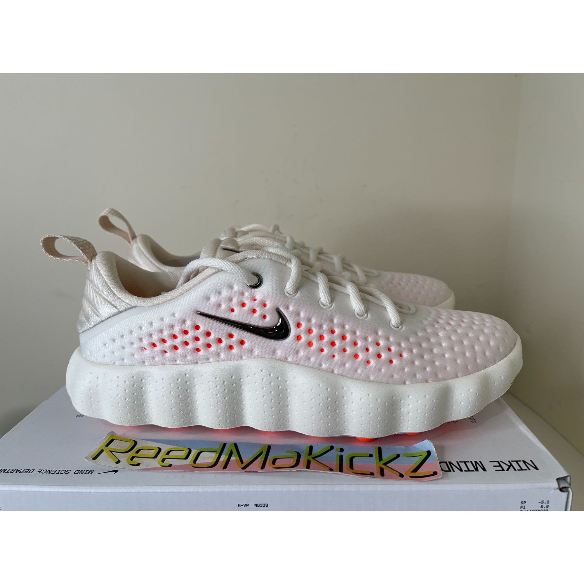 Nike Nike Mind 002 Sail Chrome Chalk Womens 9us Size US 9 / IT 39 - 2 Thumbnail