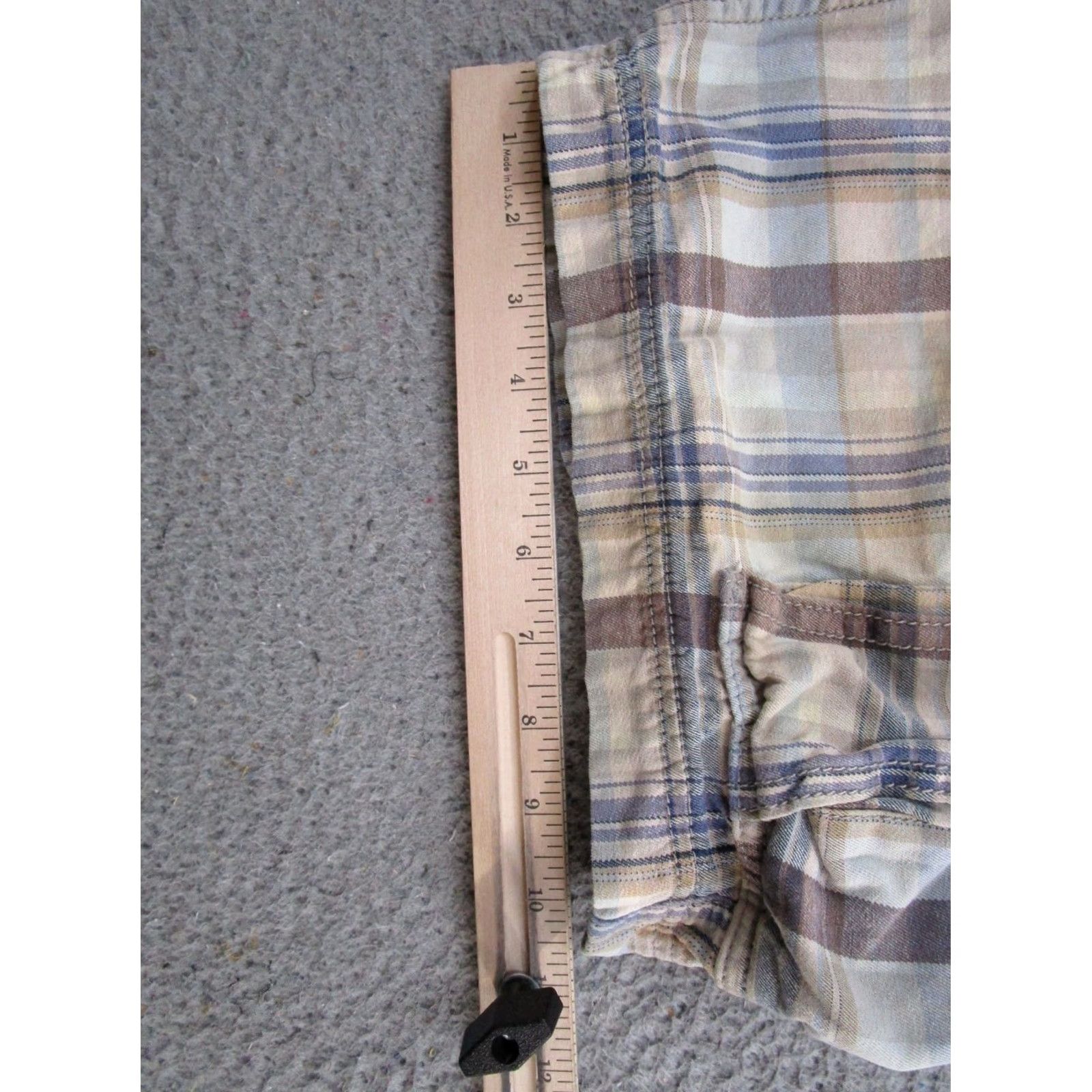 Levi's VINTAGE Levi's Cargo Shorts Mens Size 36 Plaid White Tab Baggy Skater Size US 36 / EU 52 - 7 Thumbnail