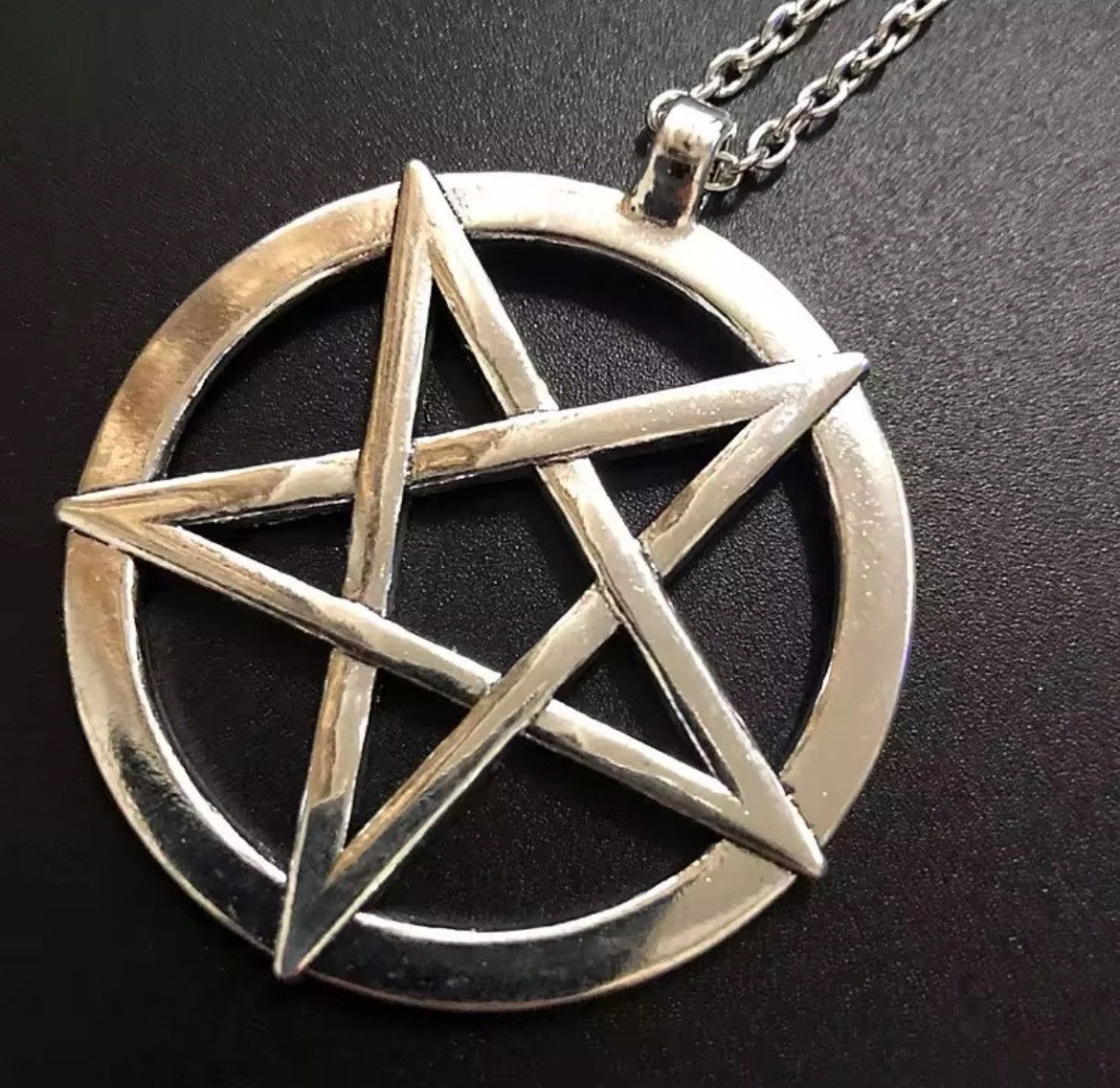 Jewelry Inverted Pentagram Pendant Necklace Size ONE SIZE - 2 Thumbnail