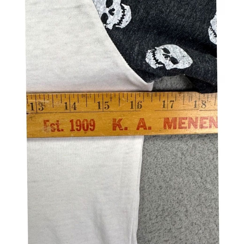 Vintage Grayson Threads Shirt Women XS White Hello Gorgeous Skull V-Neck Tee Long Sleeve Size XS / US 0-2 / IT 36-38 - 5 Thumbnail