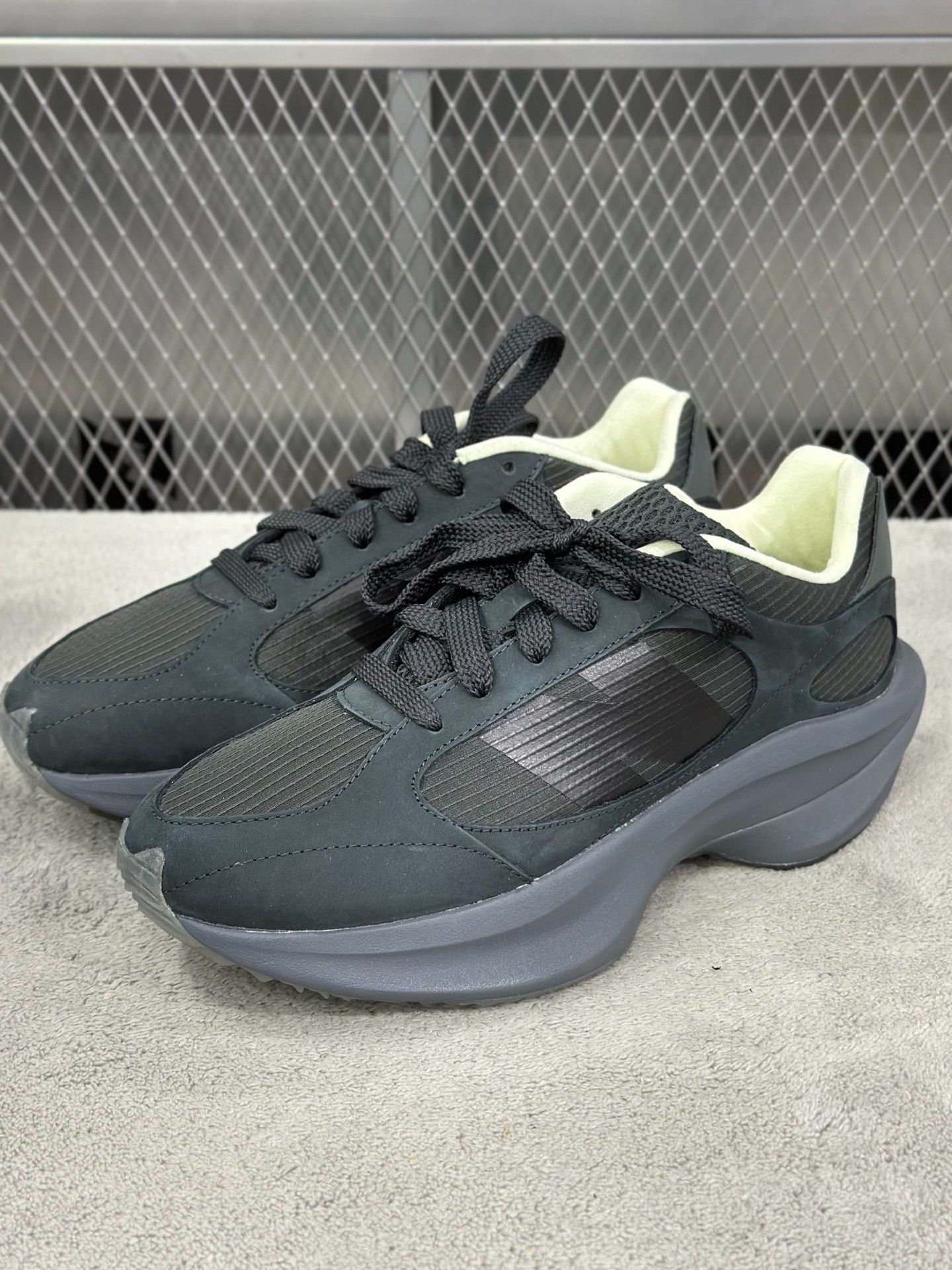New Balance New Balance Running Black Lowtop Sneakers 44 Men Size US 10.5 / EU 43-44 - 1 Thumbnail