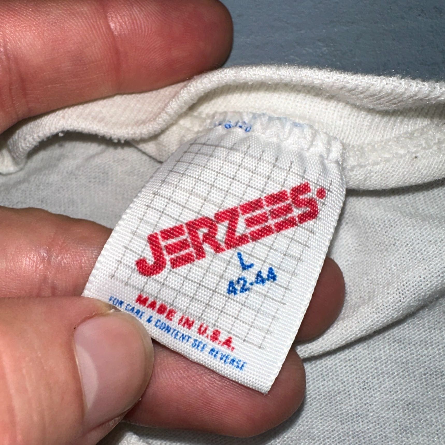 Jerzees VINTAGE Cheap Beer Montana Tech Wild Times Buff Guy VTG T Shirt 80s Quote Funny Graphic Size US L / EU 52-54 / 3 - 5 Thumbnail