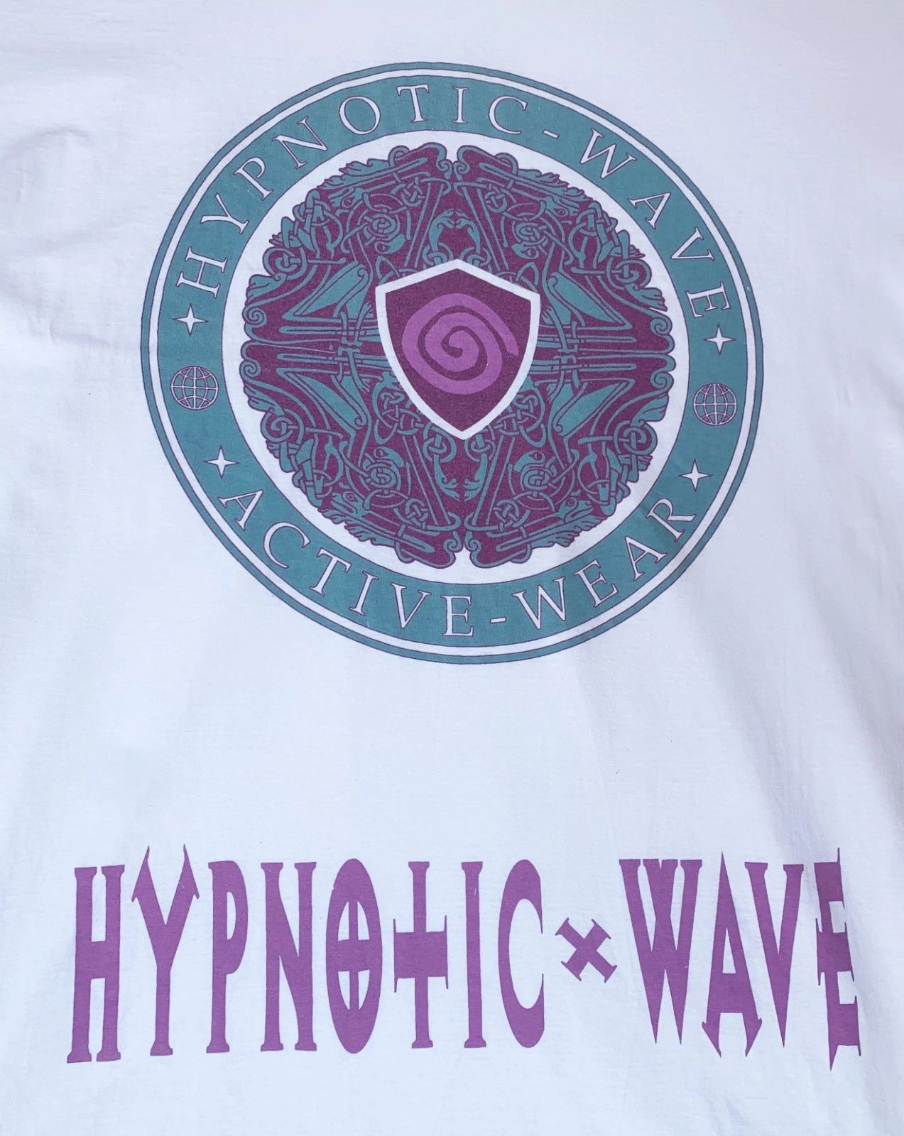Vintage 90s HYPNOTIC WAVE T shirt Tee Tribal Soft Cotton Celtic Size US L / EU 52-54 / 3 - 2 Thumbnail