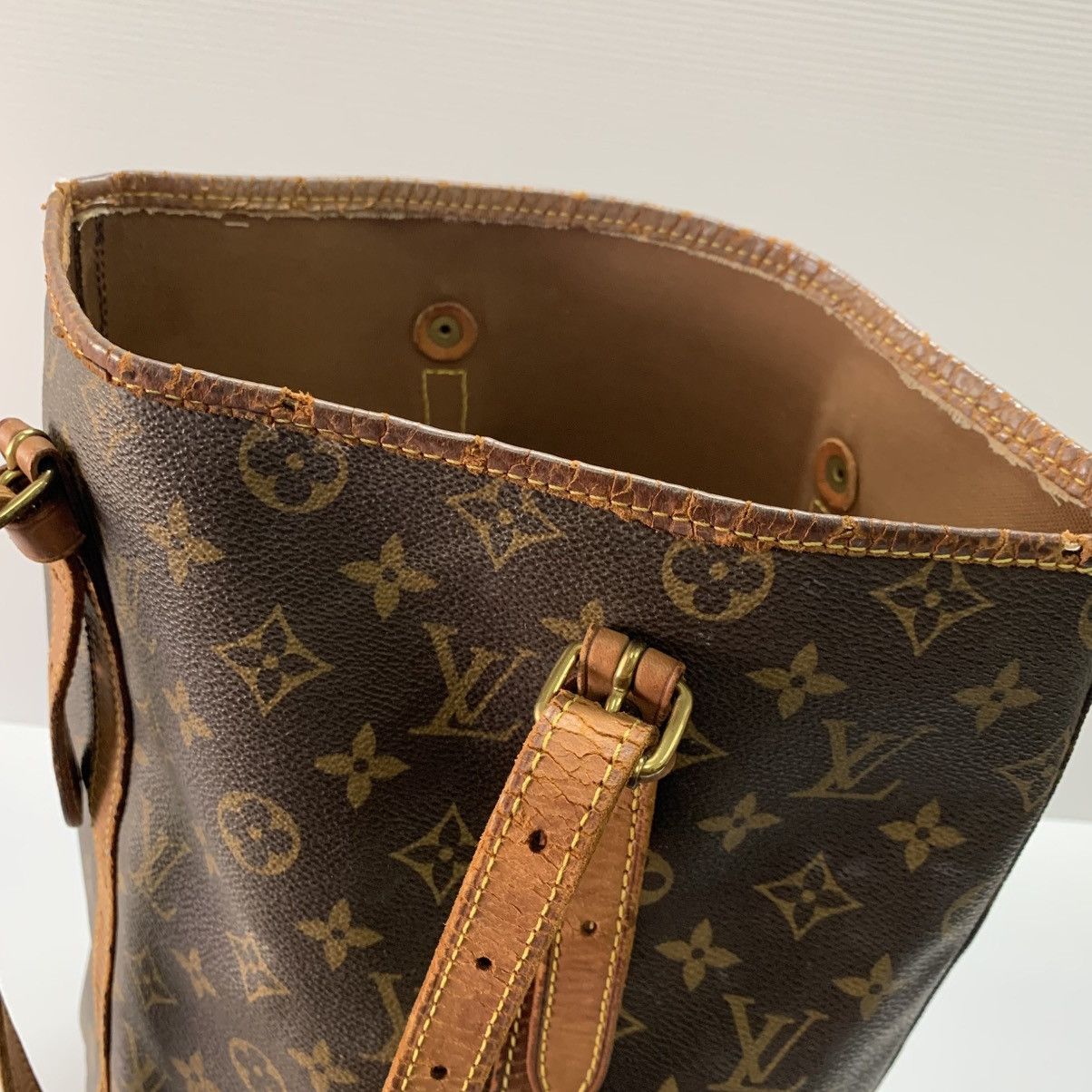 Louis Vuitton Louis Vuitton Monogram Bucket GM Bag Size ONE SIZE - 10 Thumbnail