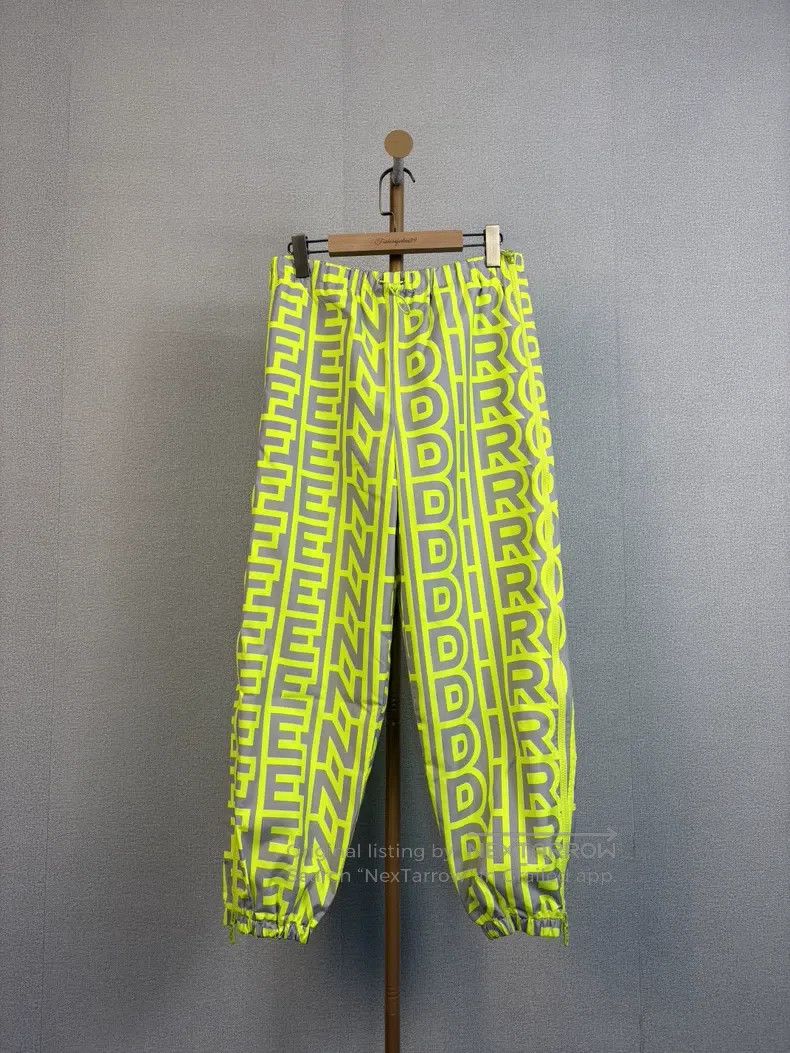 Fendi Fendi size S All-Over Printed Lettering Side-Zip Tapered Pa Size 26" / US 2 / IT 38 - 1 Thumbnail