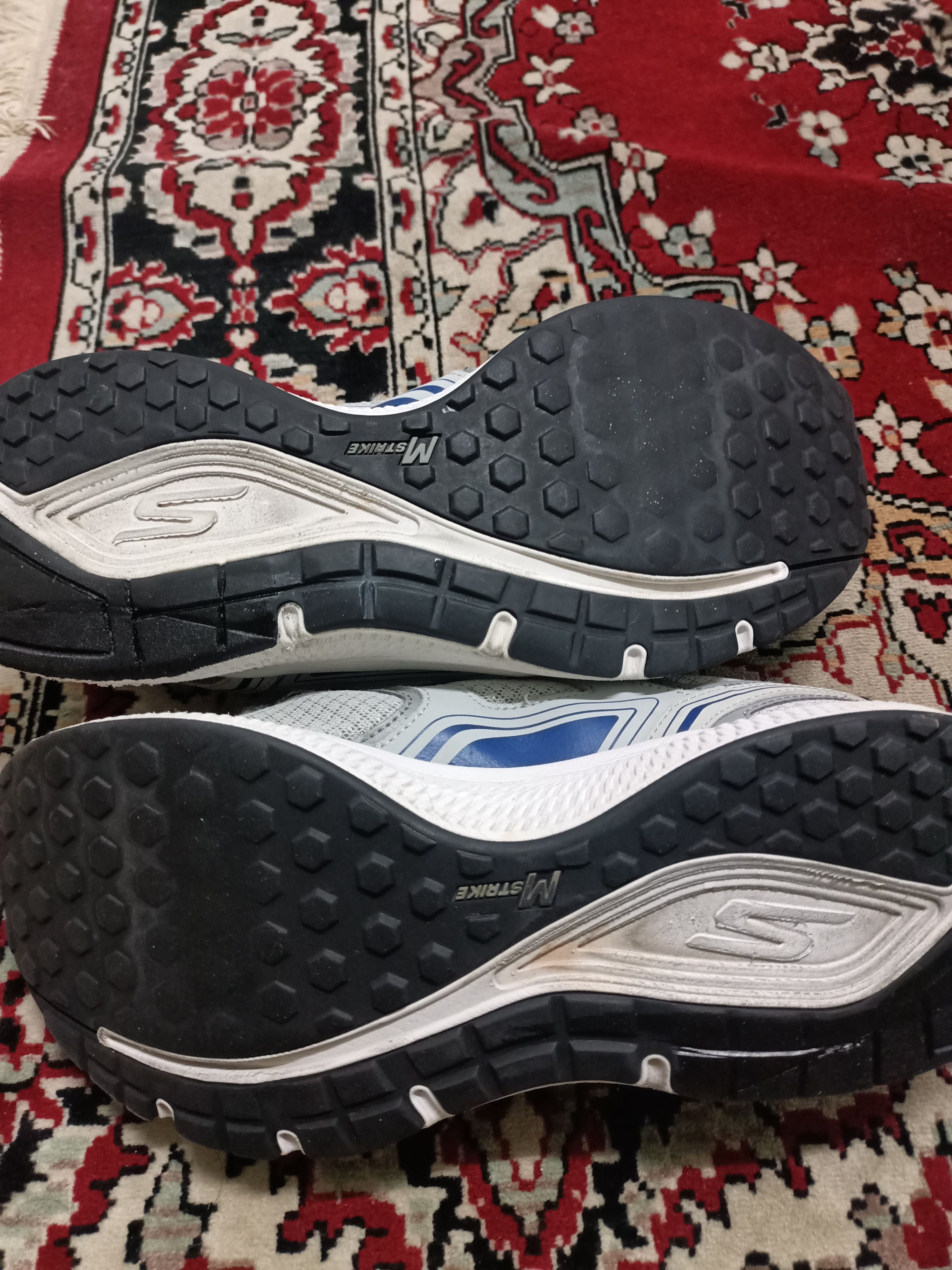 SKECHERS Skechers gorun Size US 9.5 / EU 42-43 - 3 Thumbnail