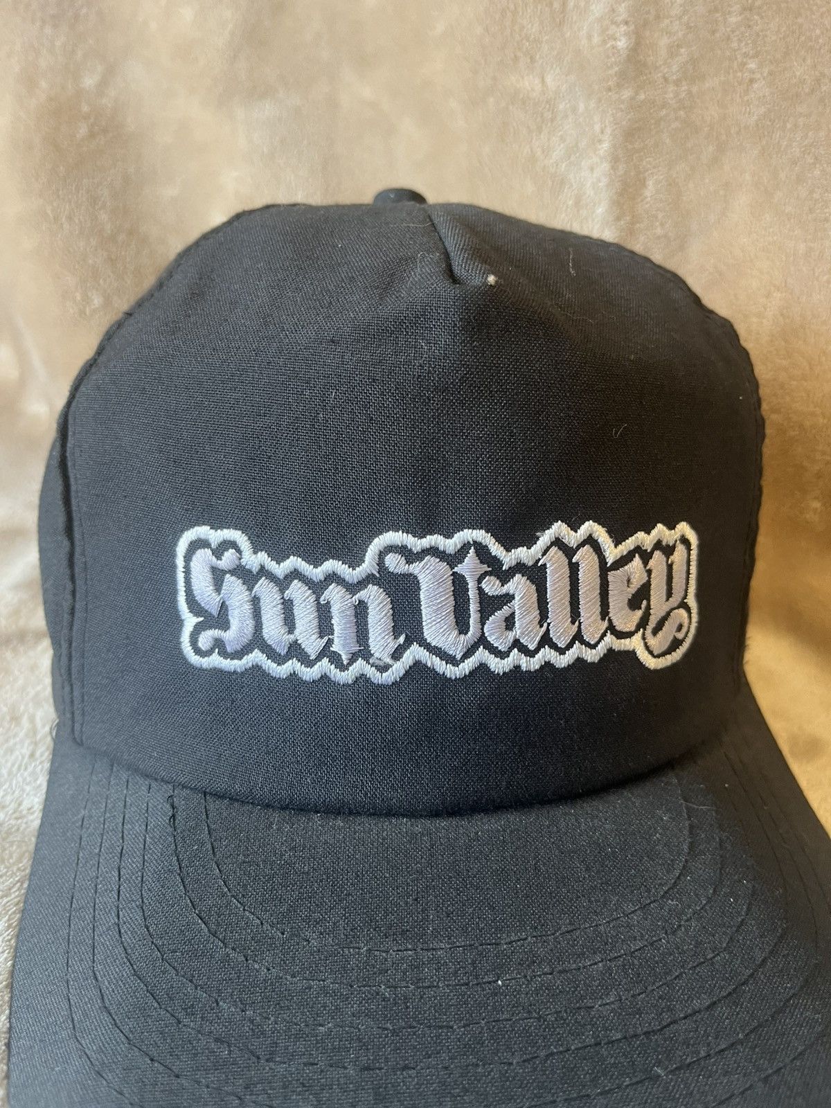 New Era Vintage 90’s Los Angeles Sun Valley Black Twill SnapBack hat Size ONE SIZE - 3 Thumbnail