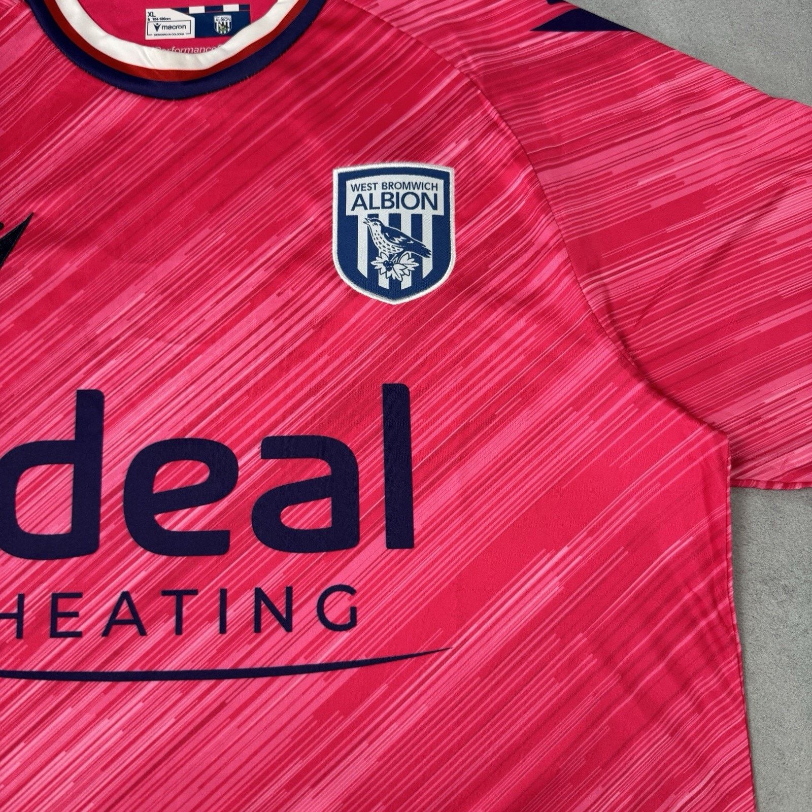 Macron West Bromwich Albion 2025-2026 Pink Soccer Jersey Size XL Size US XL / EU 56 / 4 - 9 Thumbnail
